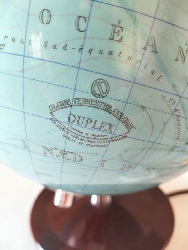 Globe terrestre lumineux