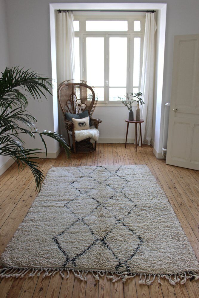 Beni ouarain tribe Marmoucha Berber carpet woven to the Morocco  238x165cm