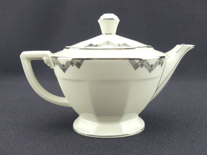 Art Deco tête-à-tête in Limoges porcelain by Legrand