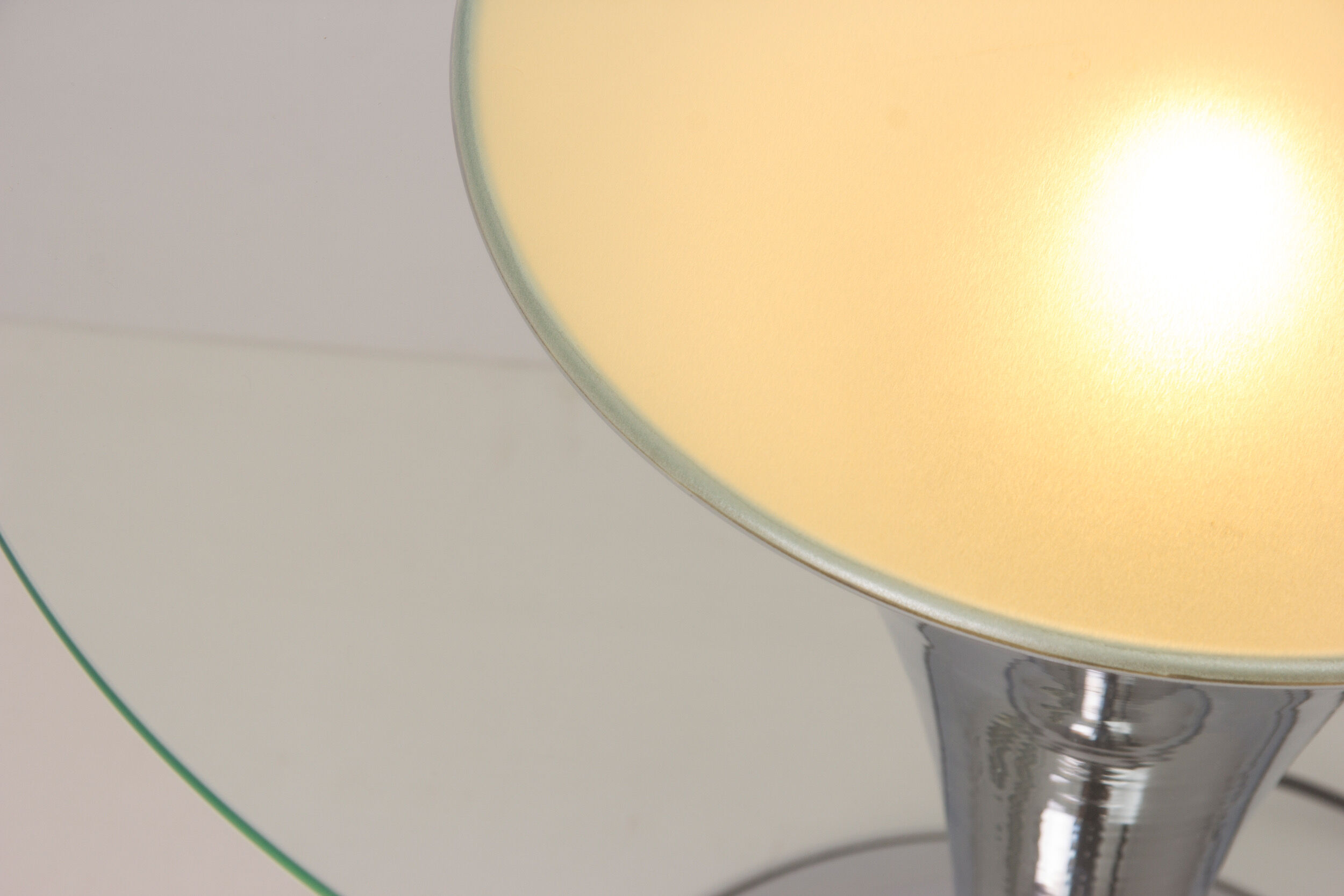 Art deco illuminating table