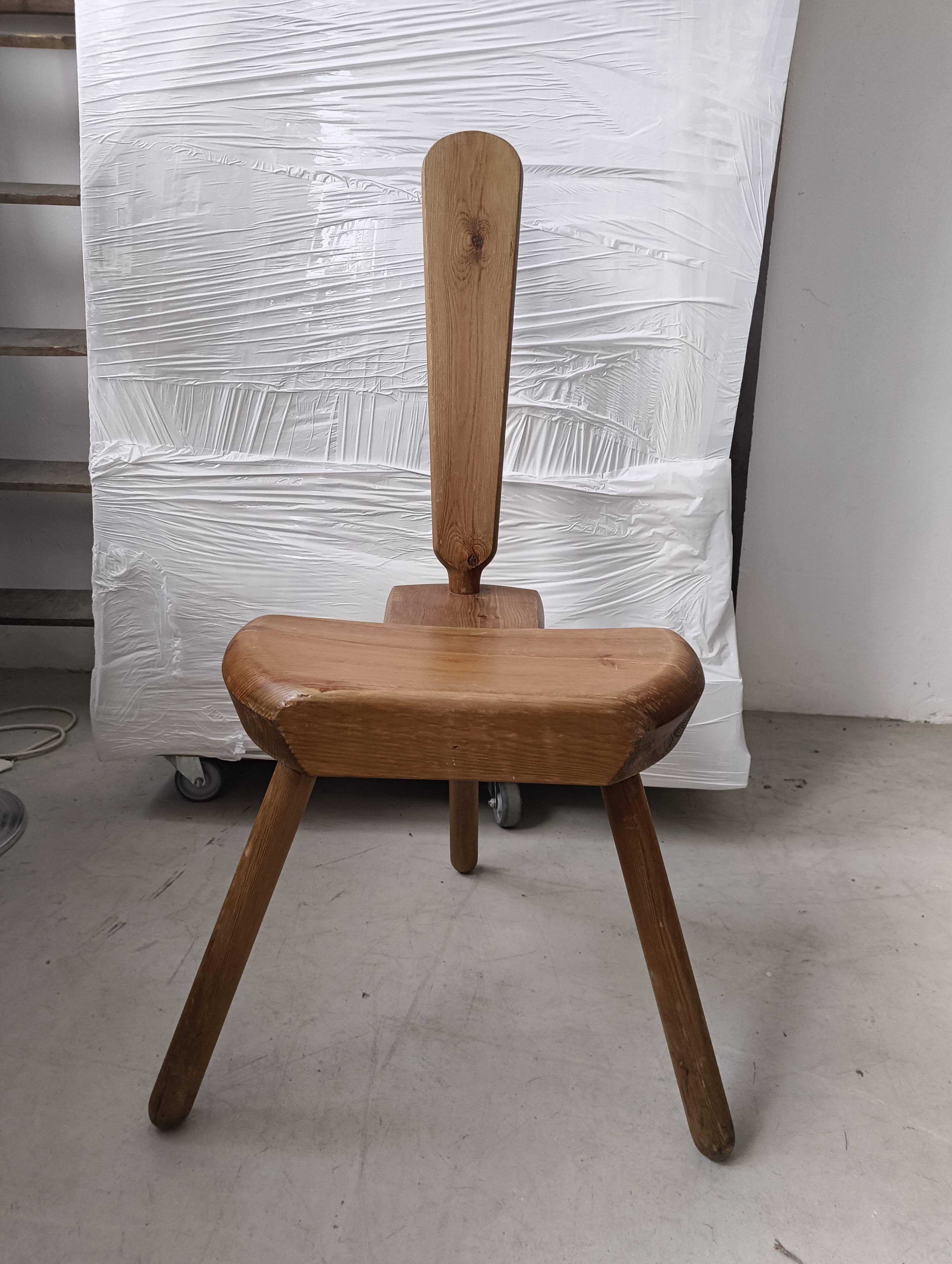 brutalistic primitive stool in pine