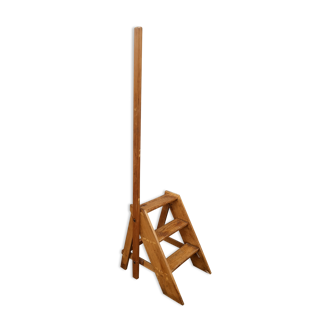 Library ladder said giraffe