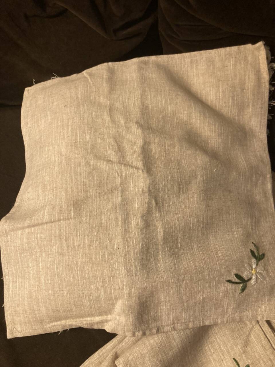 Embroidered linen and cotton napkins