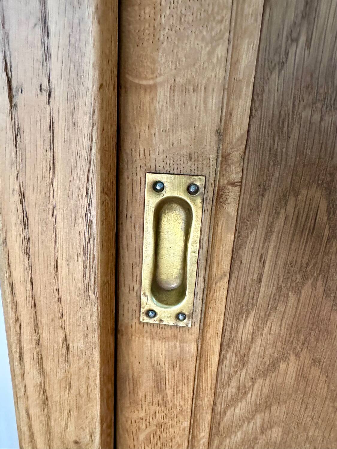 Parisian wardrobe with sliding doors