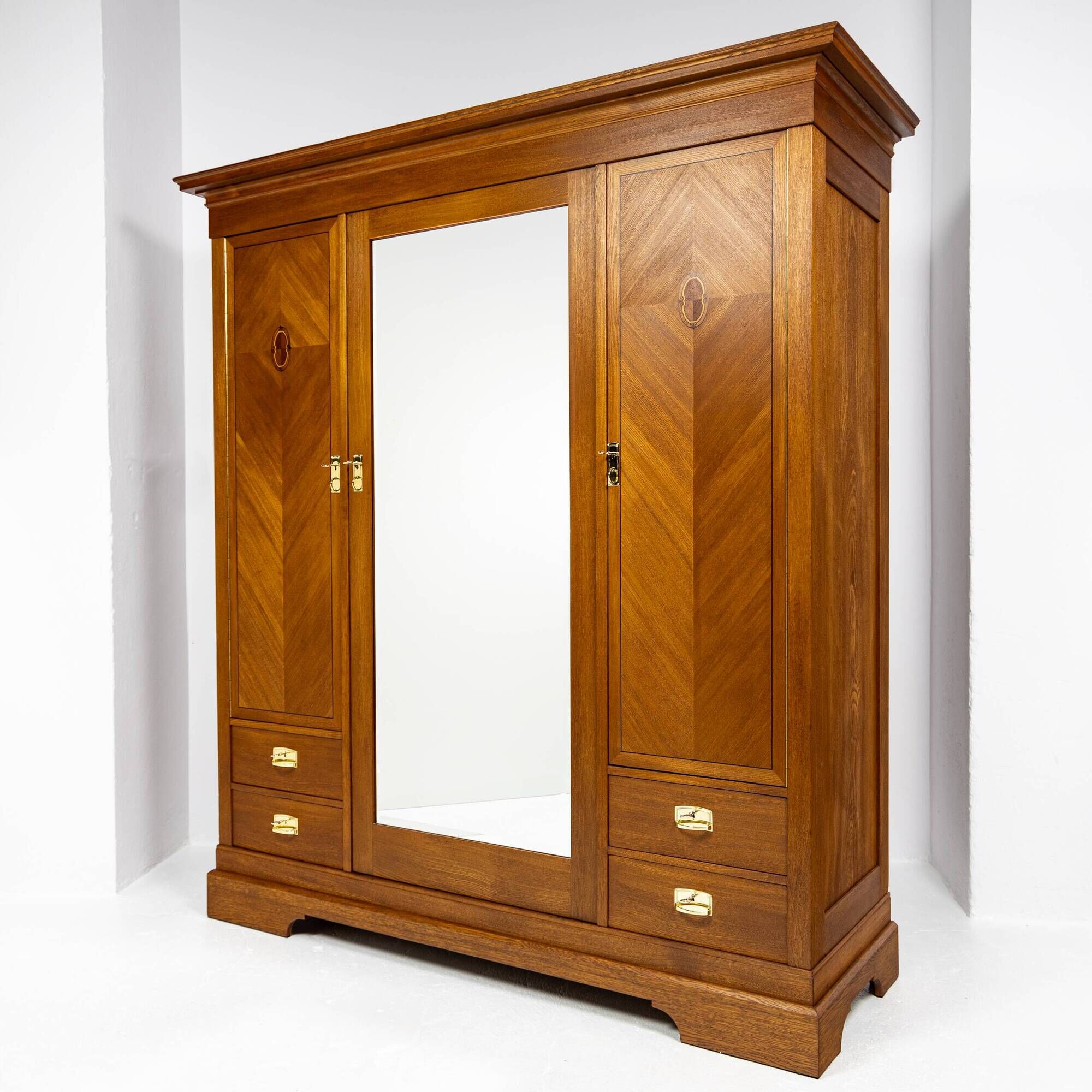 Large Art Nouveau cabinet in marquetry oak 1918-1930