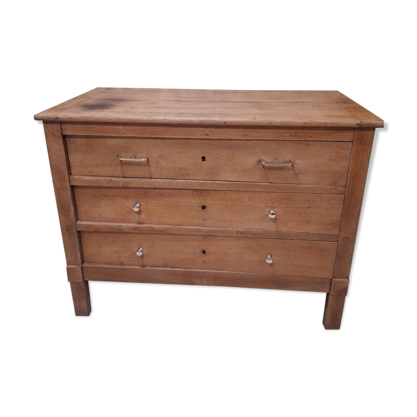 Oak chest of drawers