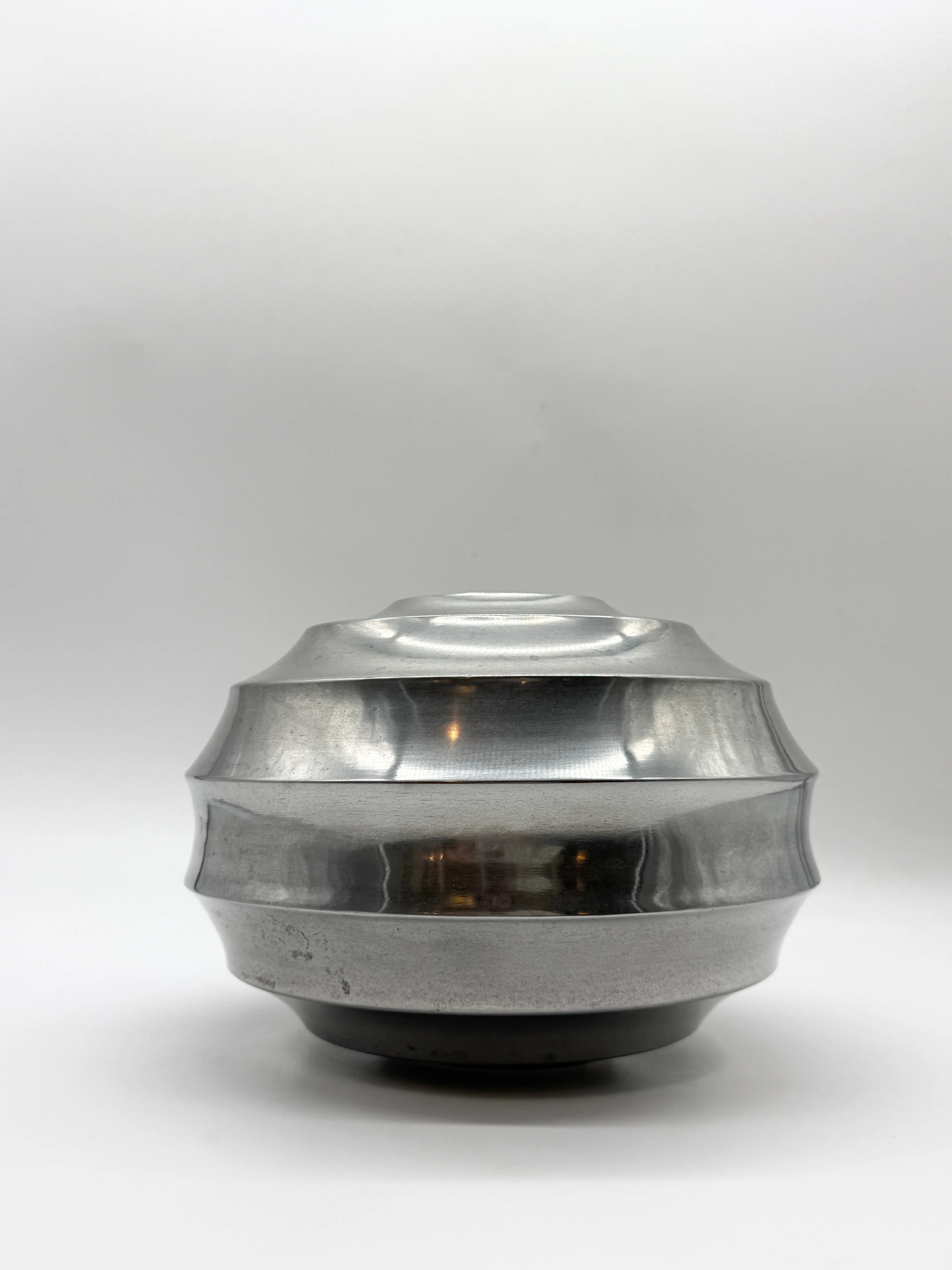 Vase space "saucer" in cast aluminium, 1970s