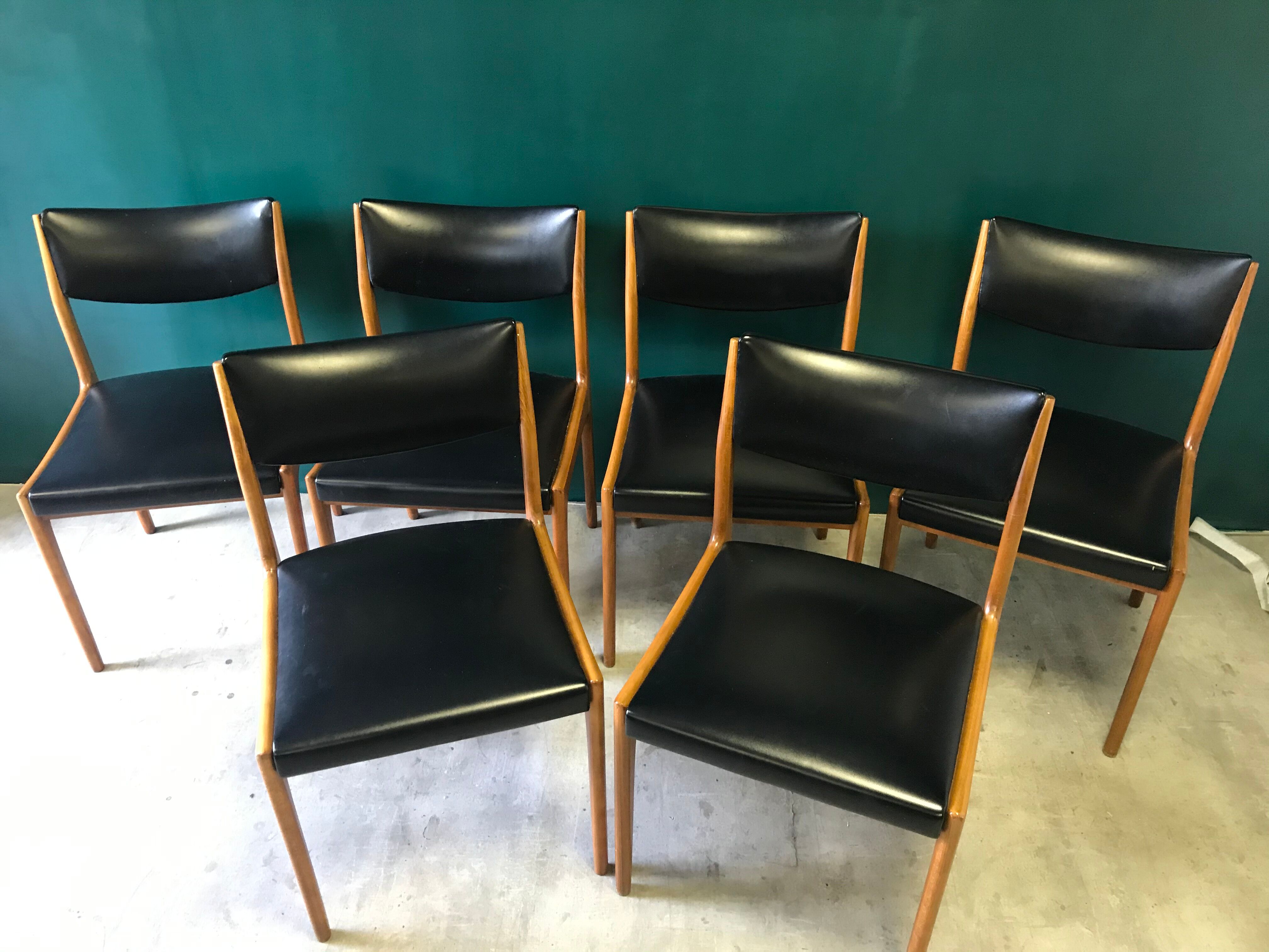Series of 6 chairs from the 70s