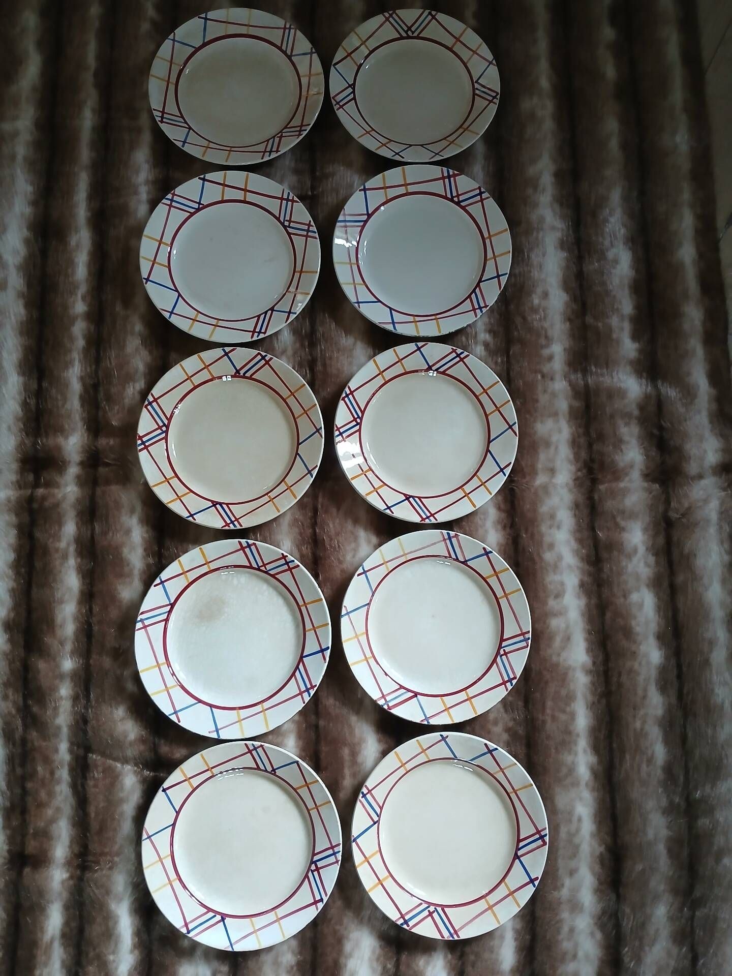 10 assiettes plates anciennes de Gien 