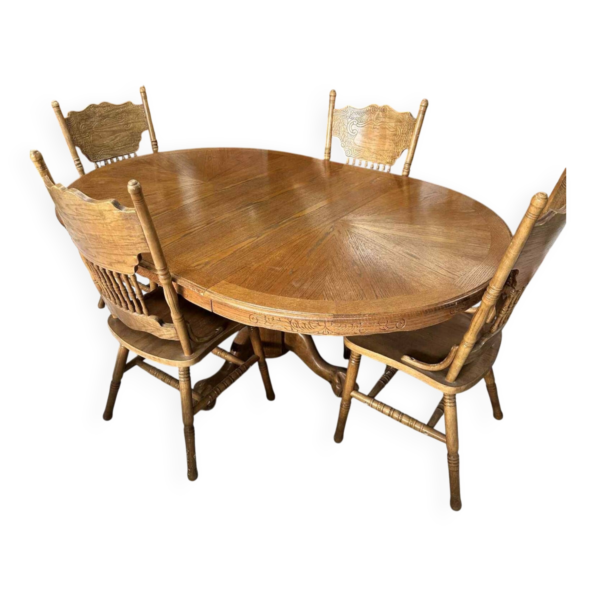 Extendable round table and 4 chairs