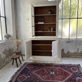 XL display case with white patina
