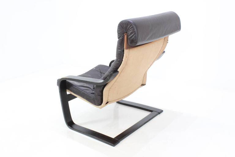 Fauteuil ou chaise longue en cuir finlandais des années 1970.