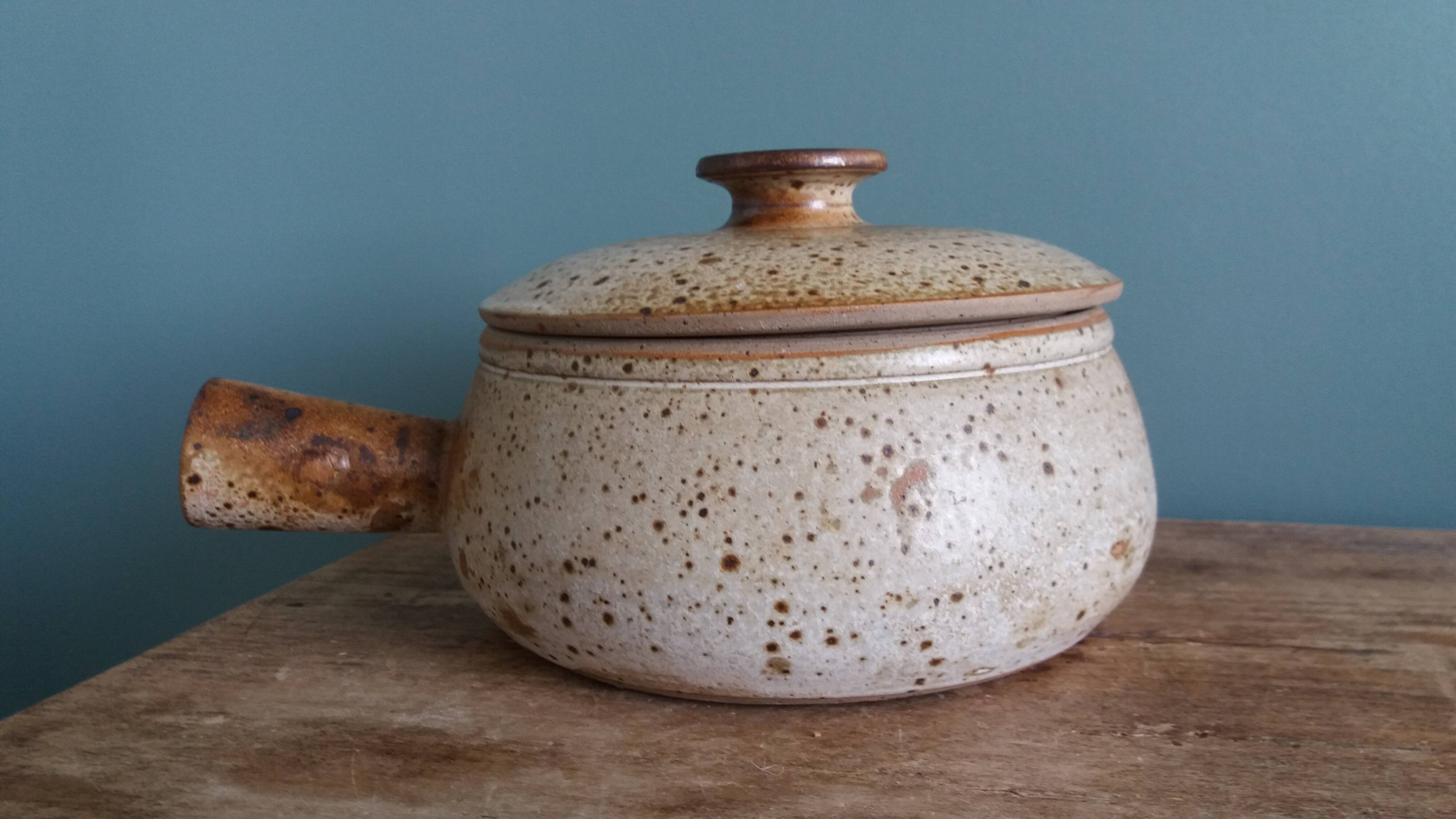 Caquelon couvert soupière en grès de Puisaye signé Jean-Pierre Prud’homme