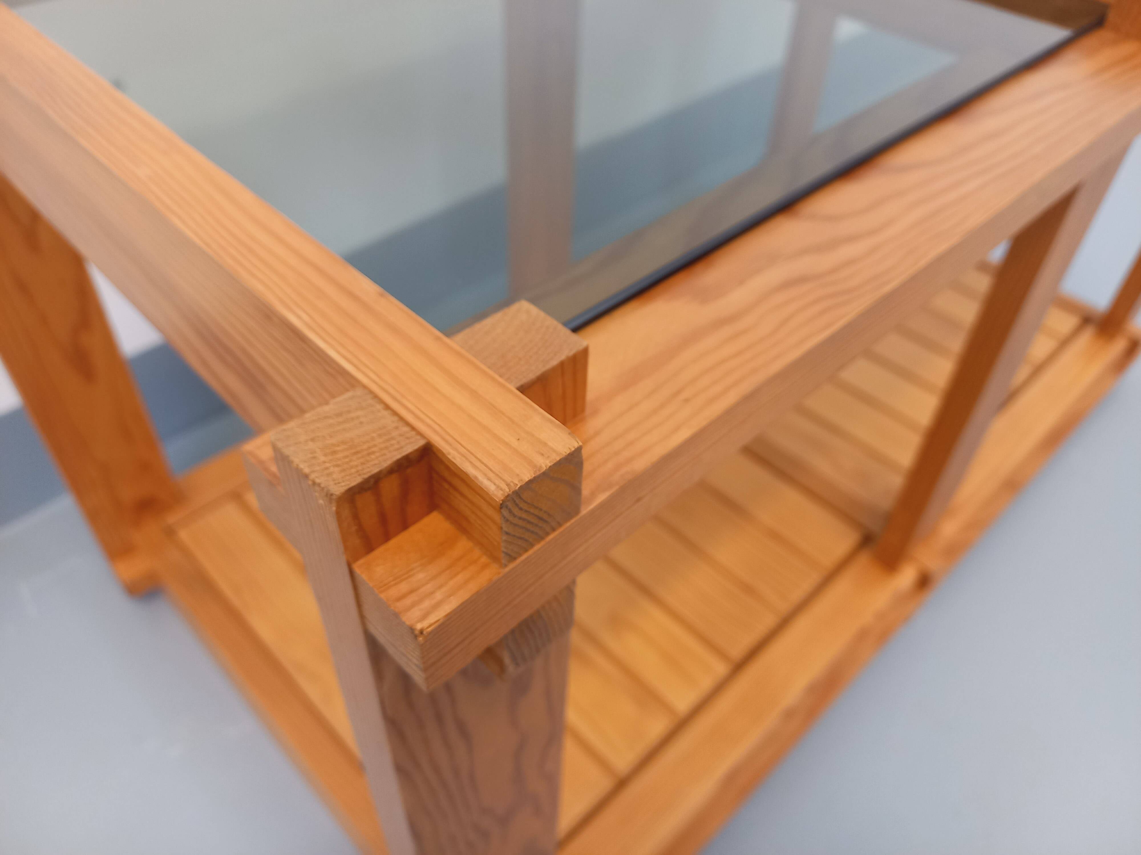 Vintage rectangular coffee table in pine and smoked glass from the 70s and 80s.