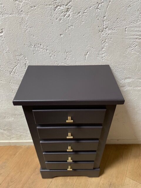 Chiffonier