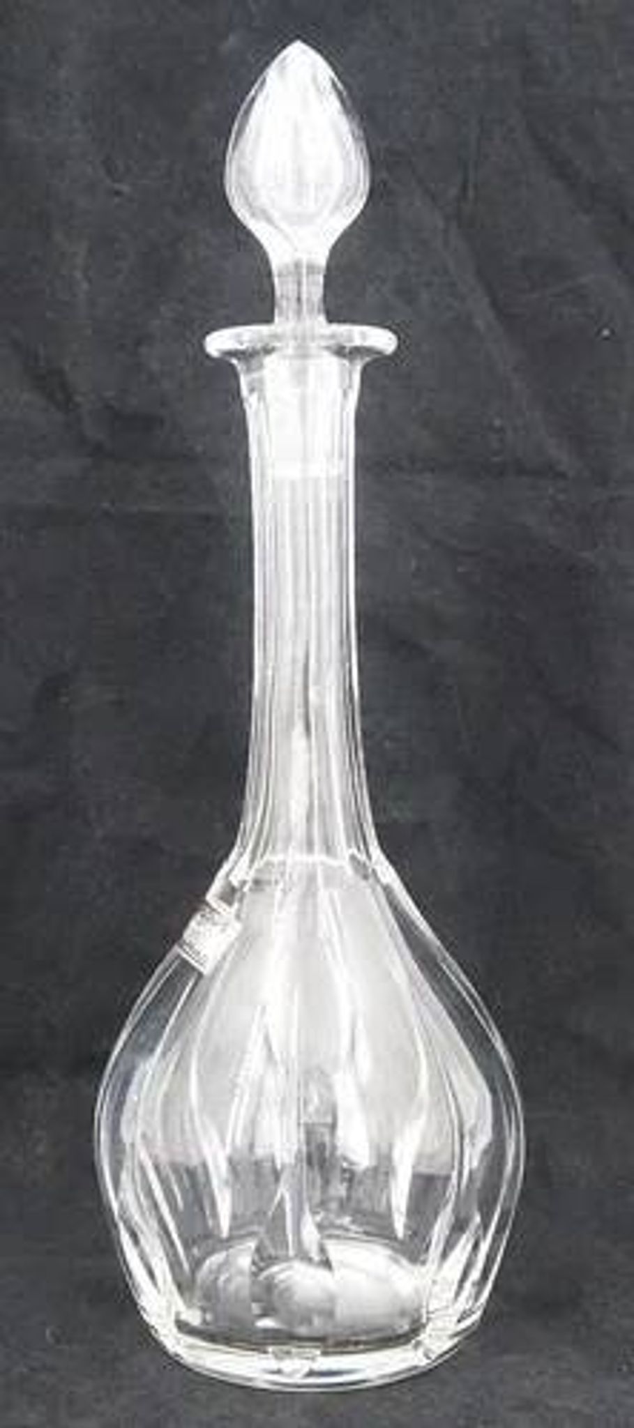Crystal carafe Saint Louis model Cerdagne, signed, excellent condition.