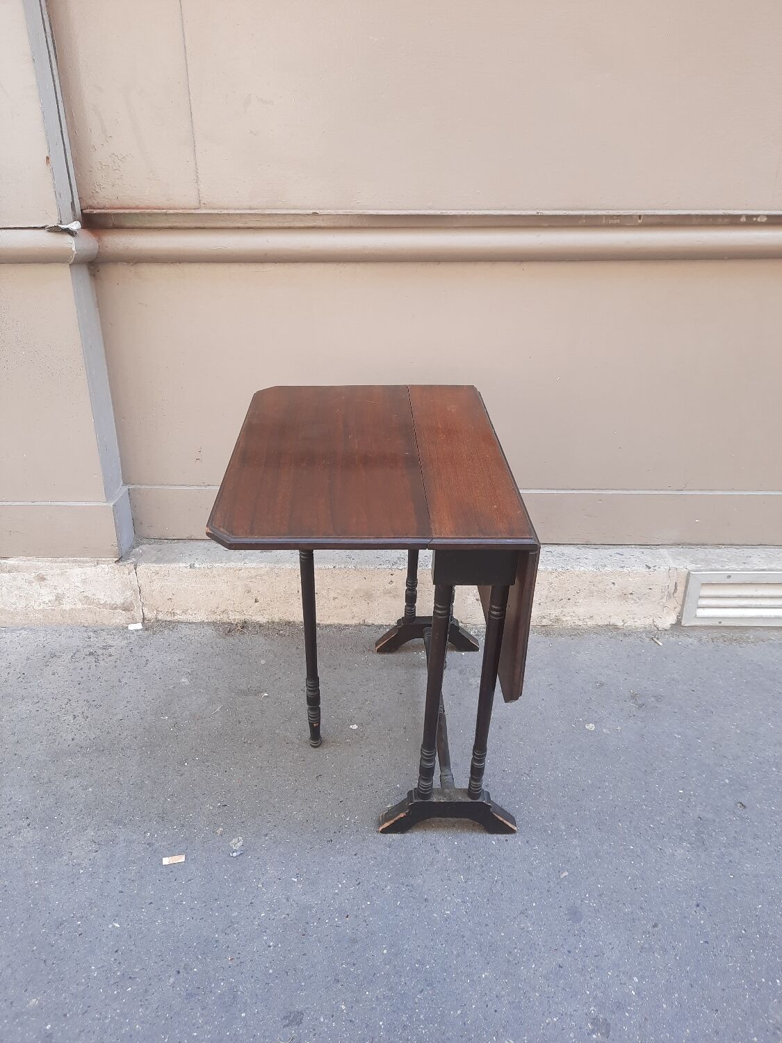 Getleg folding table