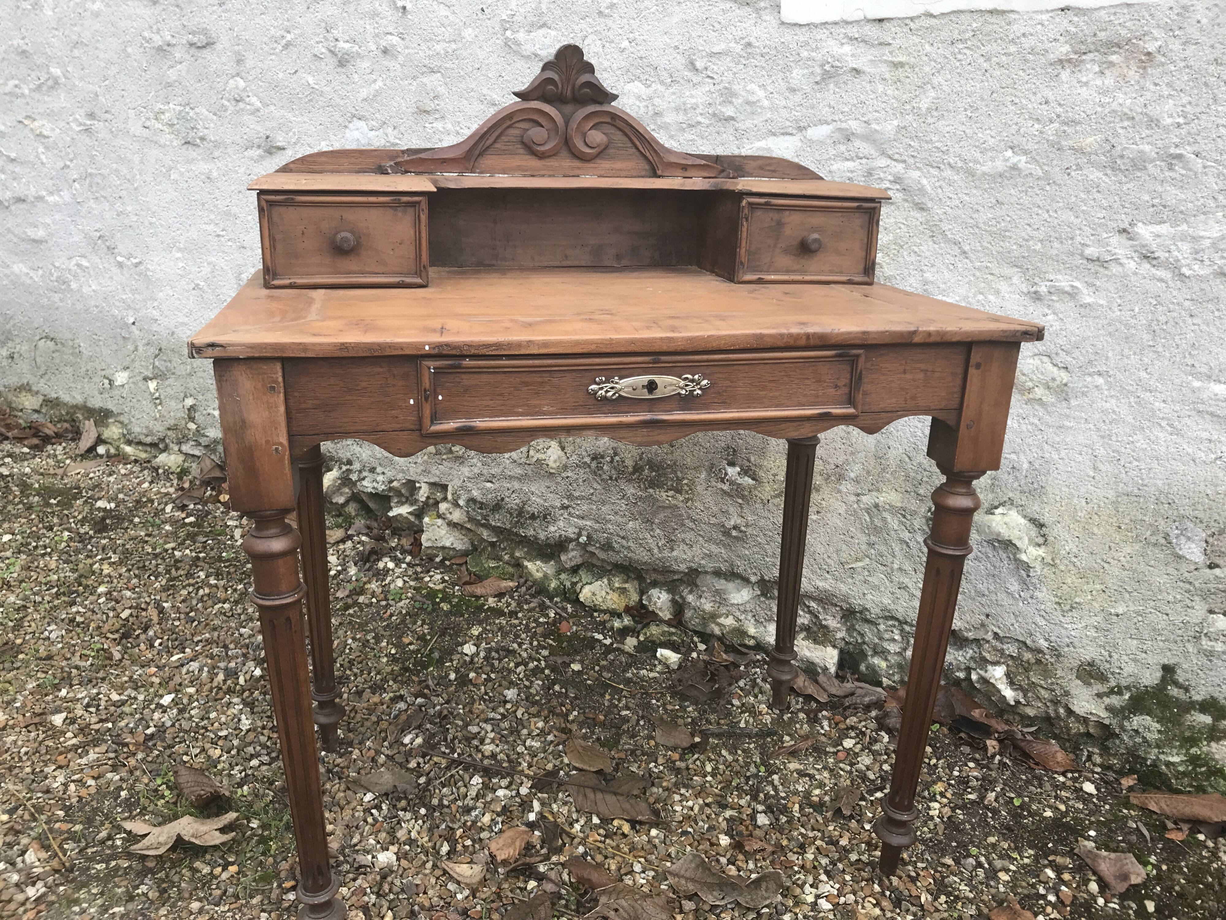 Desk