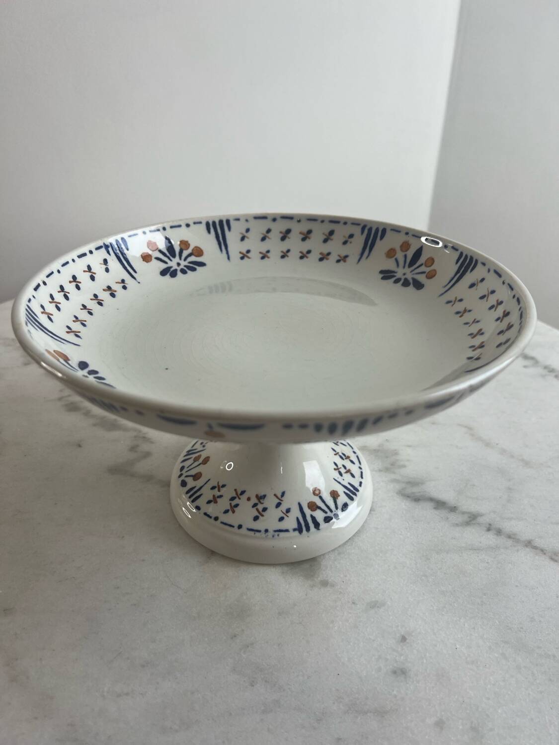 Gien compote-style presentation dish