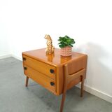 Teak ladekast met zwarte metalen grepen, tv meubel