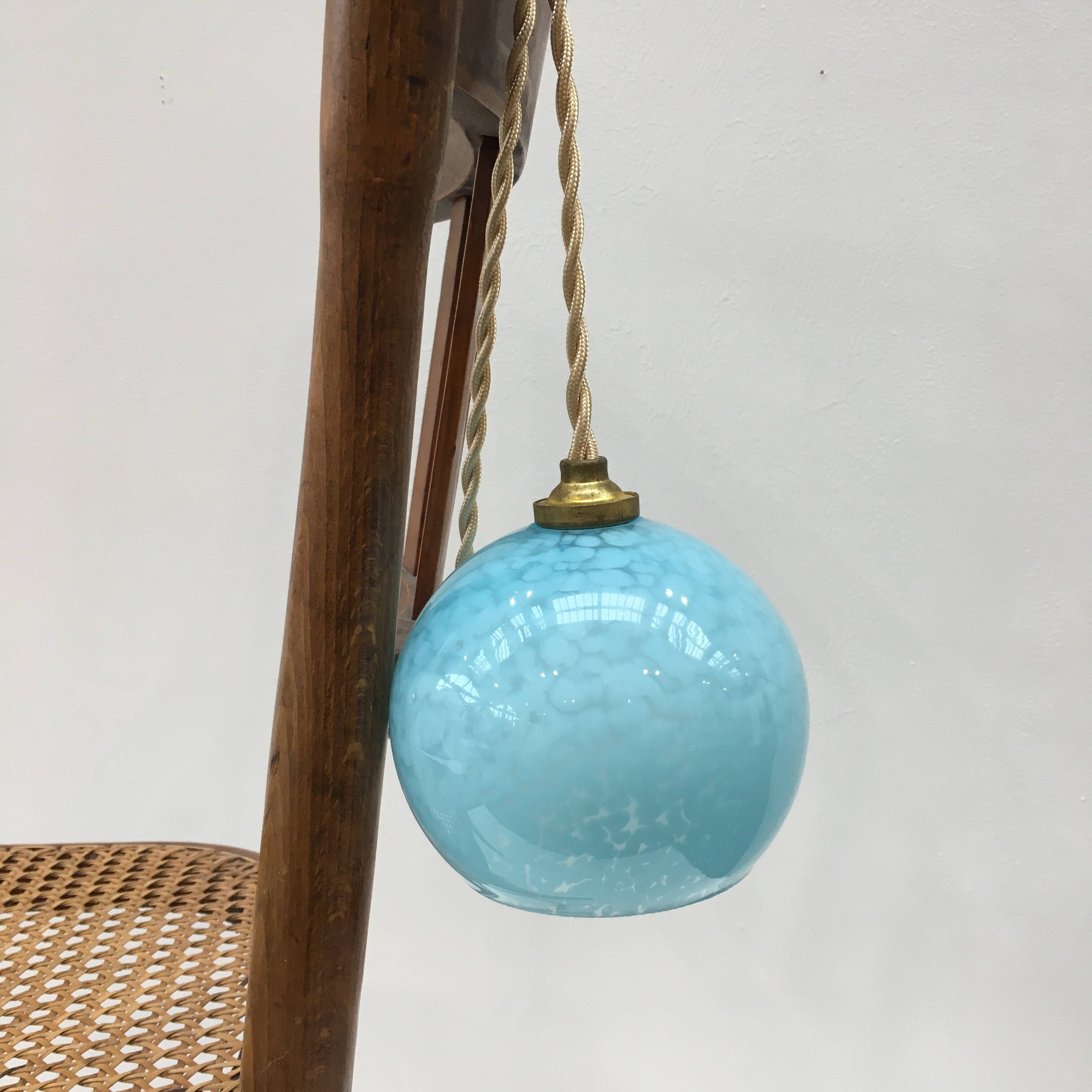 Lampe baladeuse art déco en verre de Clichy bleu