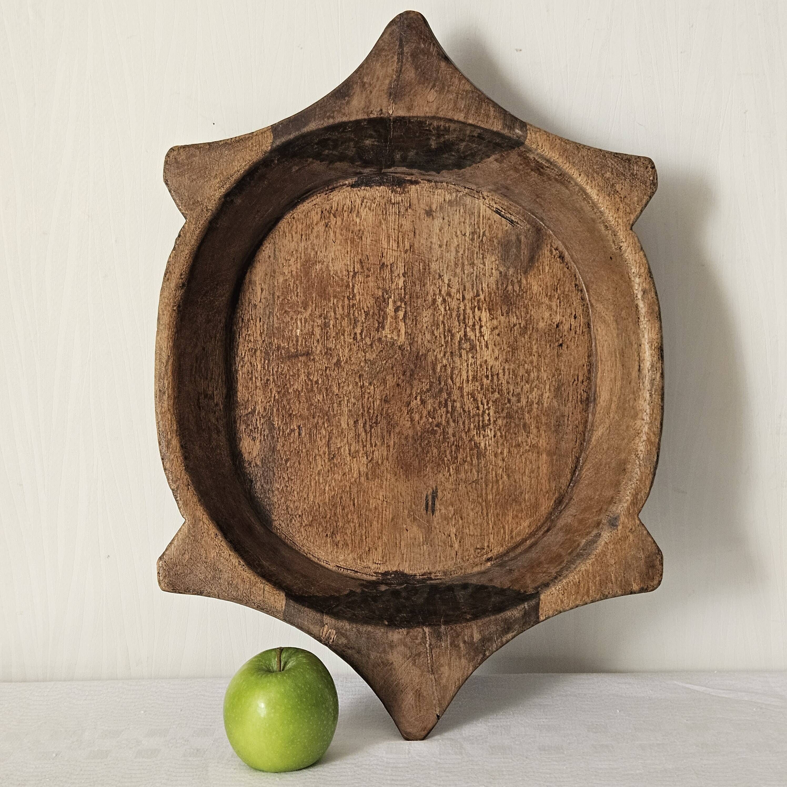 Antique wooden dish "Parat" India early 20th century