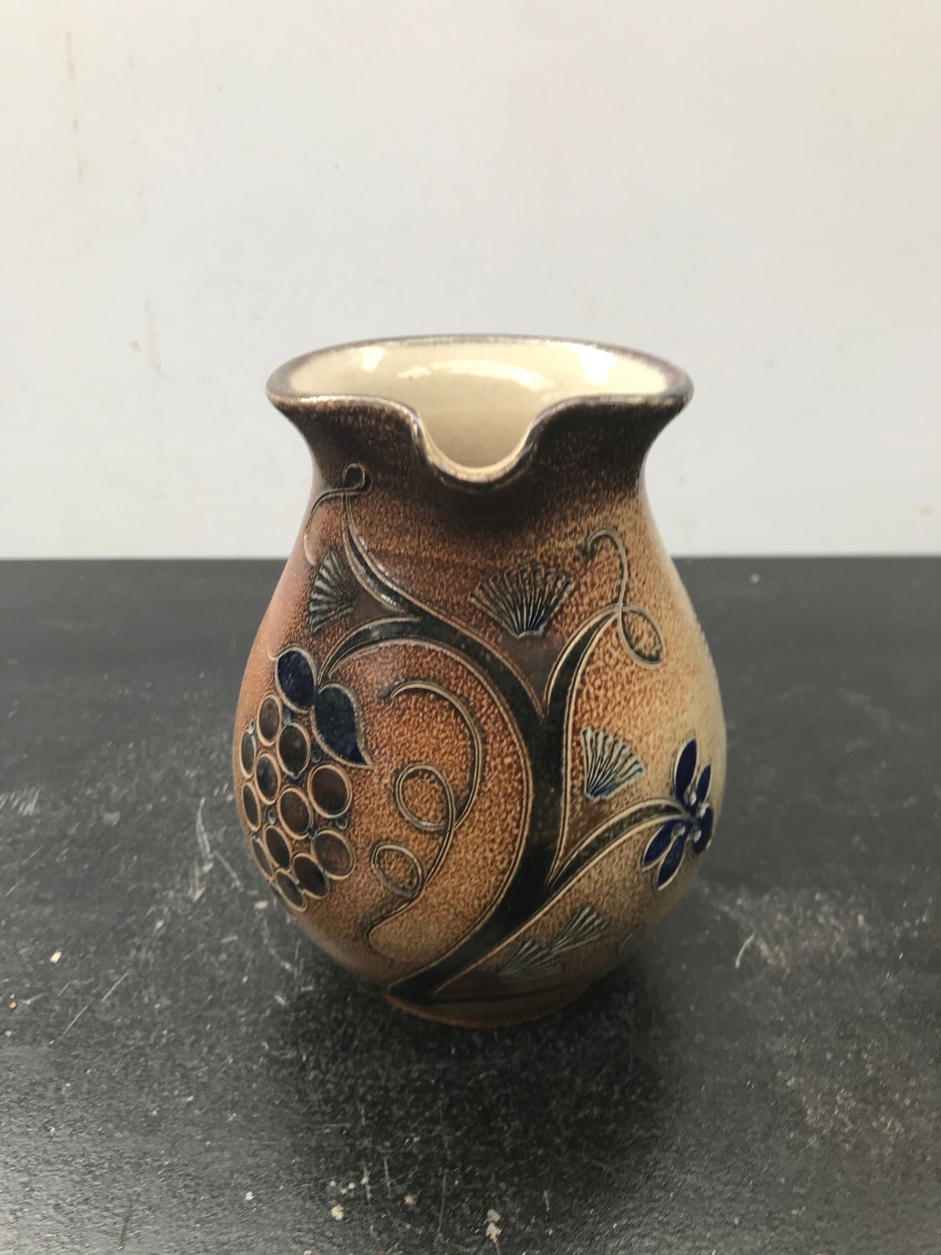 Former pitcher porfrhof brown sandstone enamelled vintage blue décor
