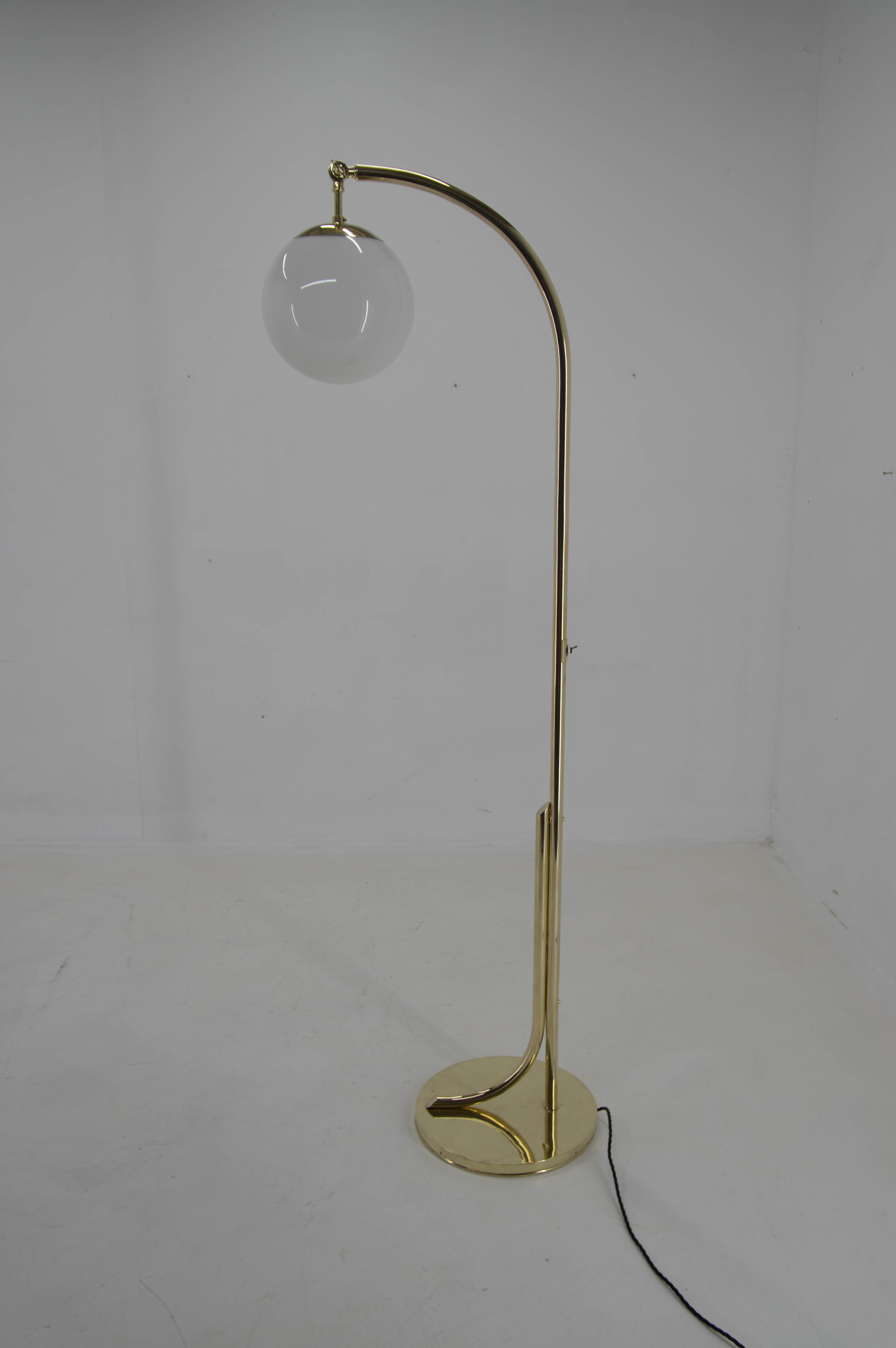 Art deco brass floor lamp, 1930