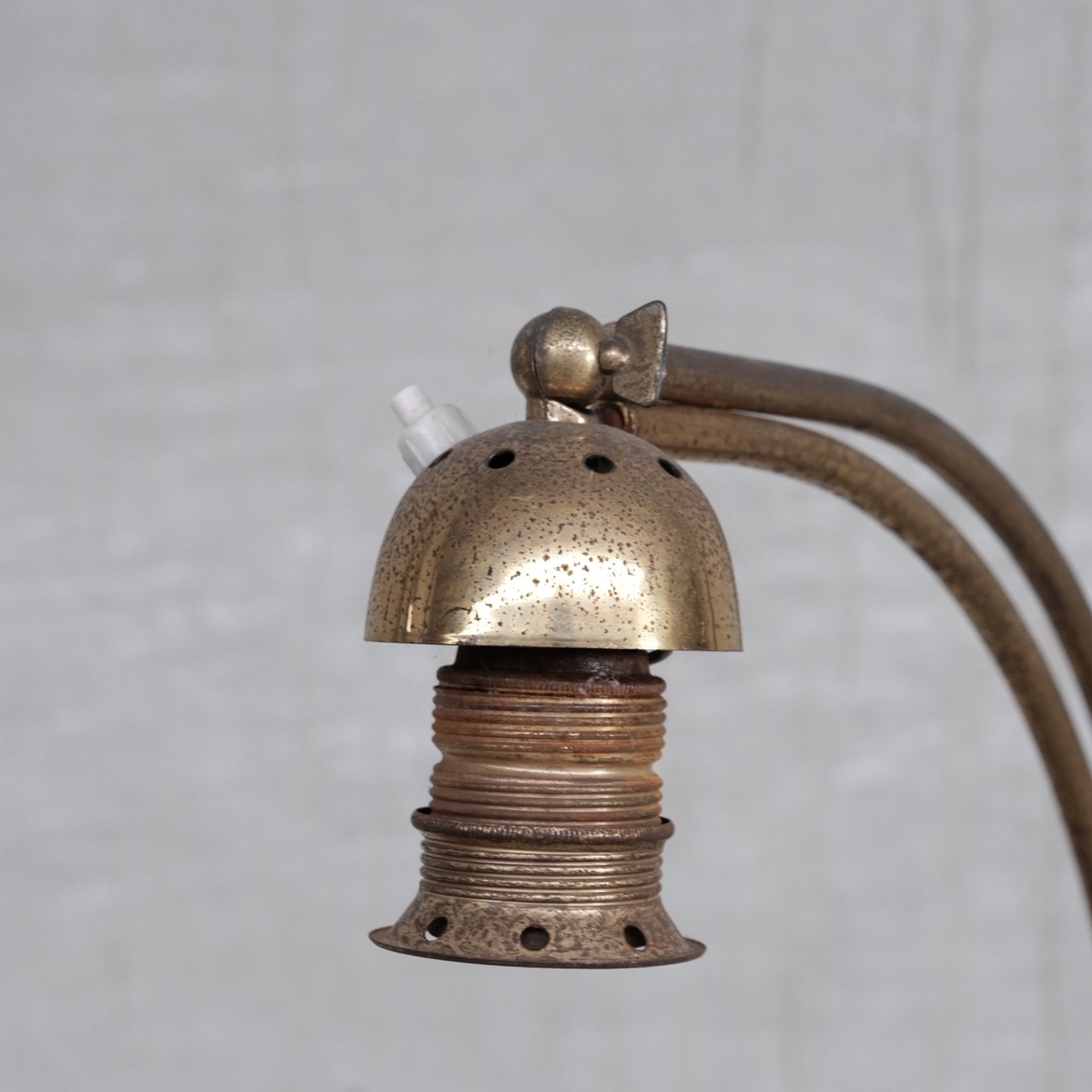 Lampadaire en laiton français du milieu du siècle
