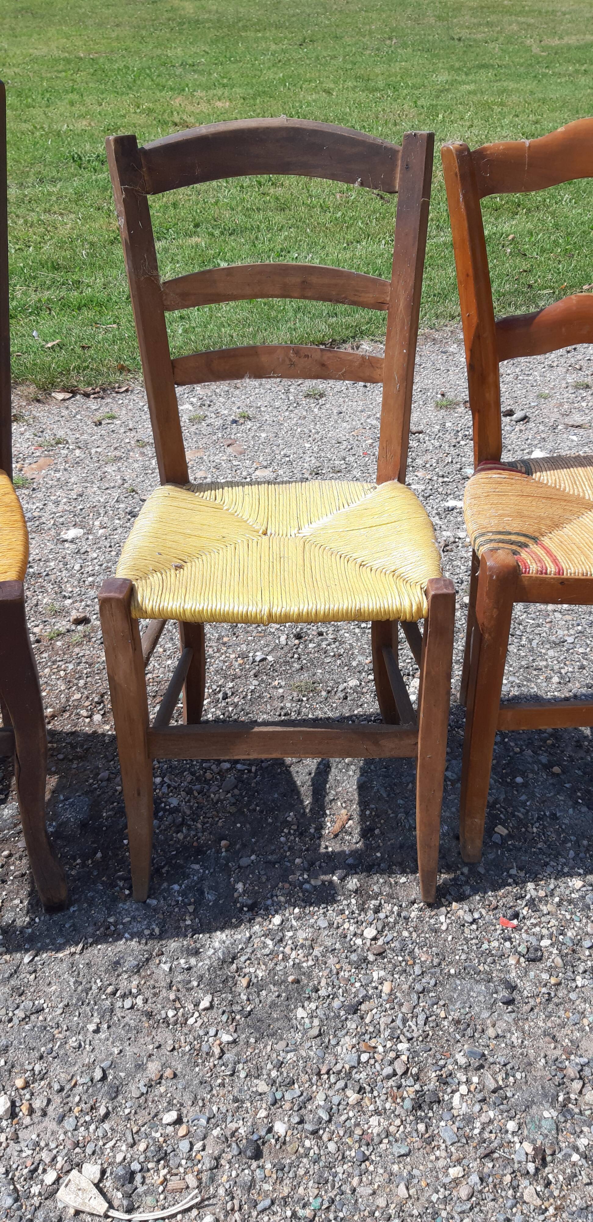 6 antique mulched chairs