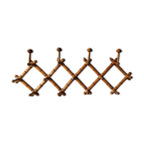 Extendable wooden coat holder