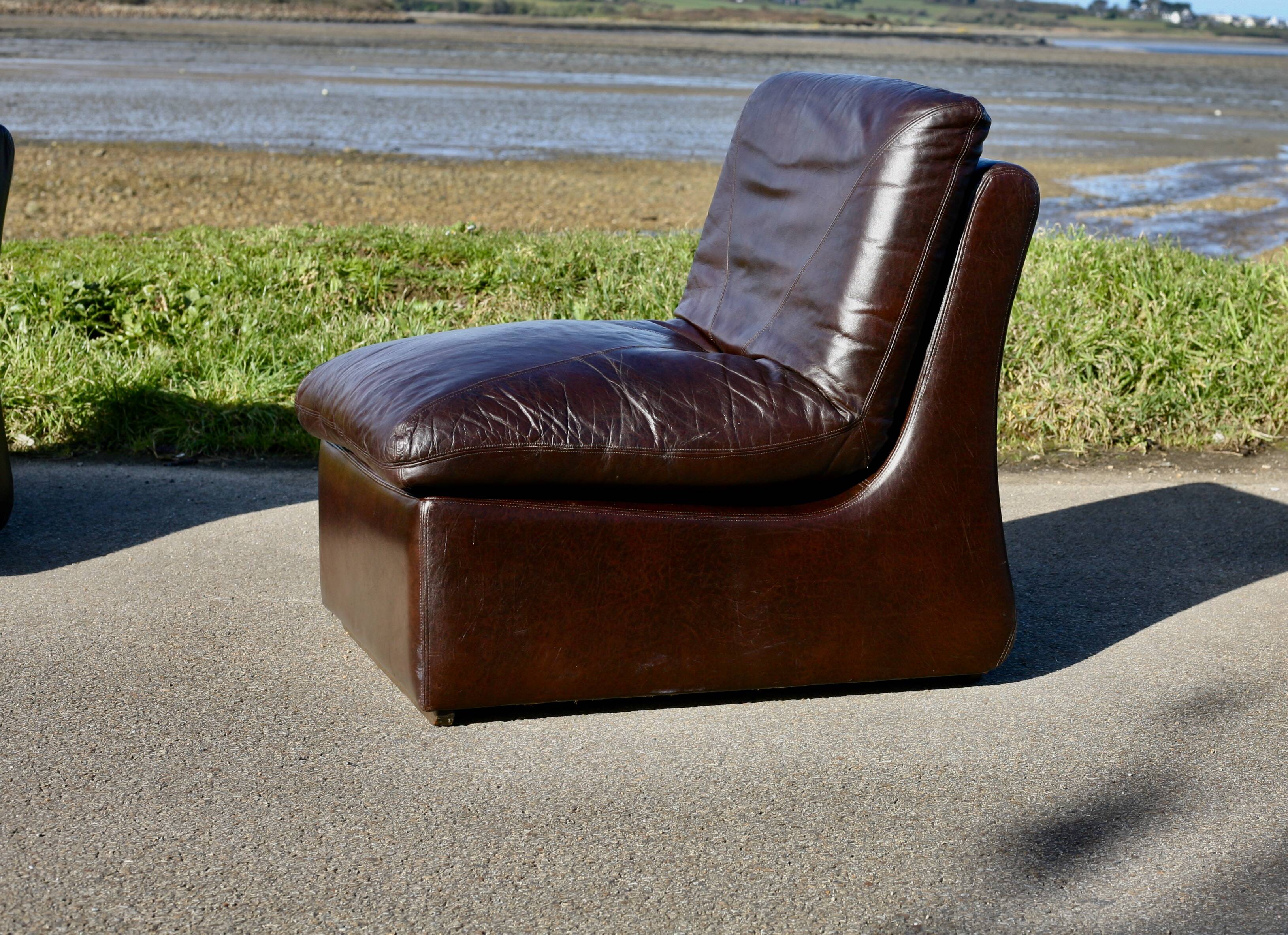 Modular sofa made up of 3 leather armchairs. Circa 1970