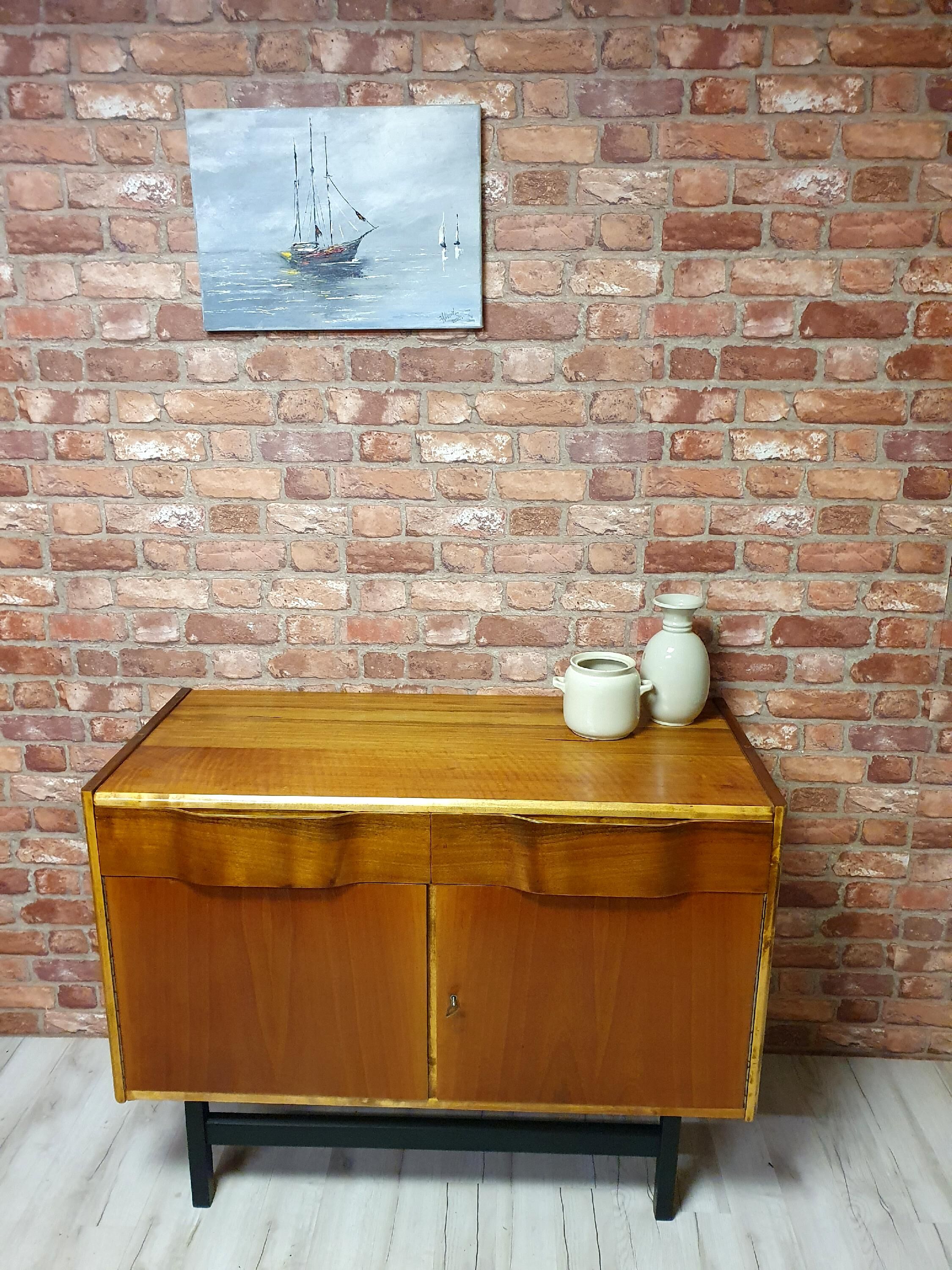 Buffet rénové vintage, Pologne, années 60