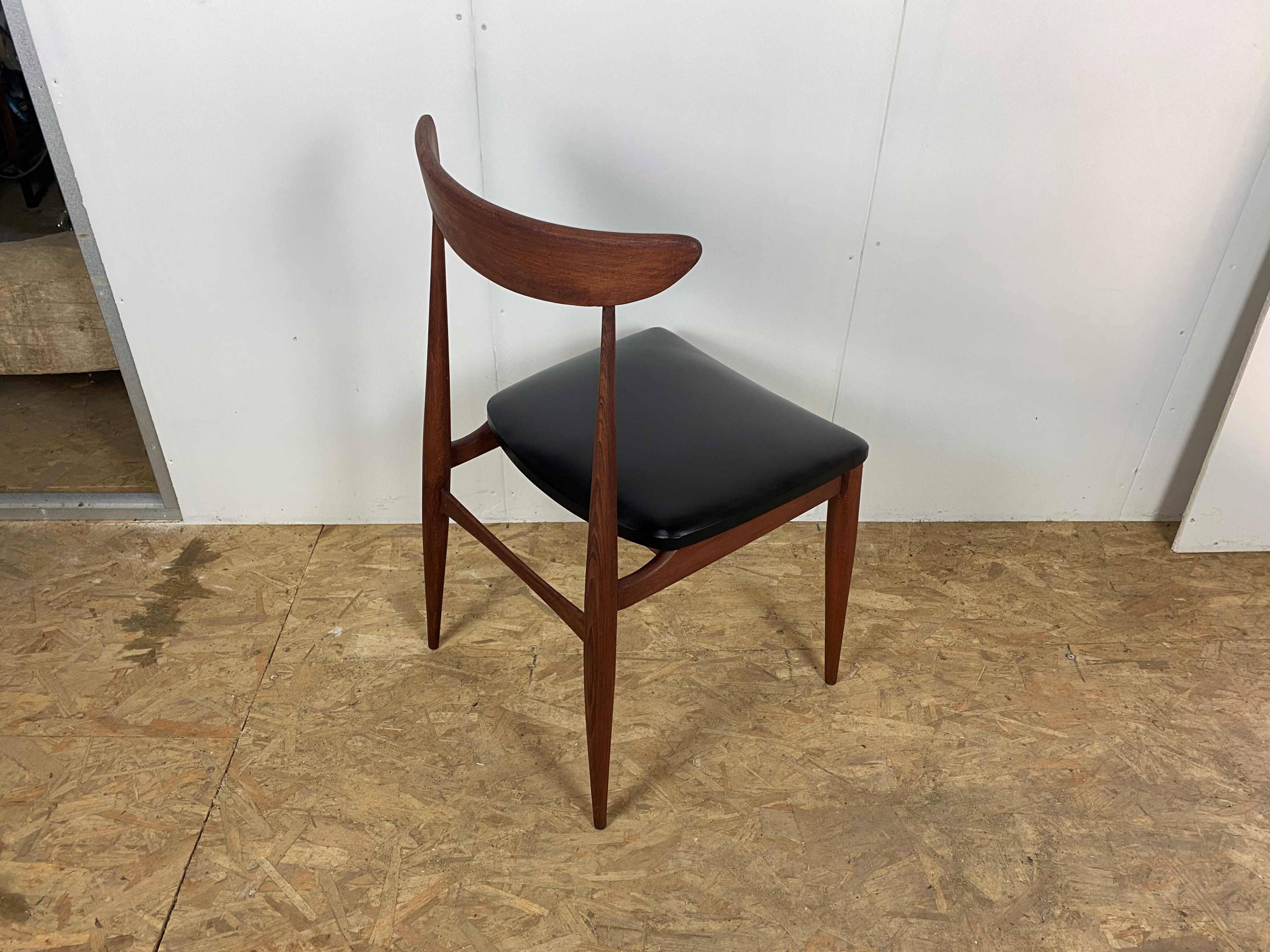 A vintage Scandinavian teak skai chair from AN60