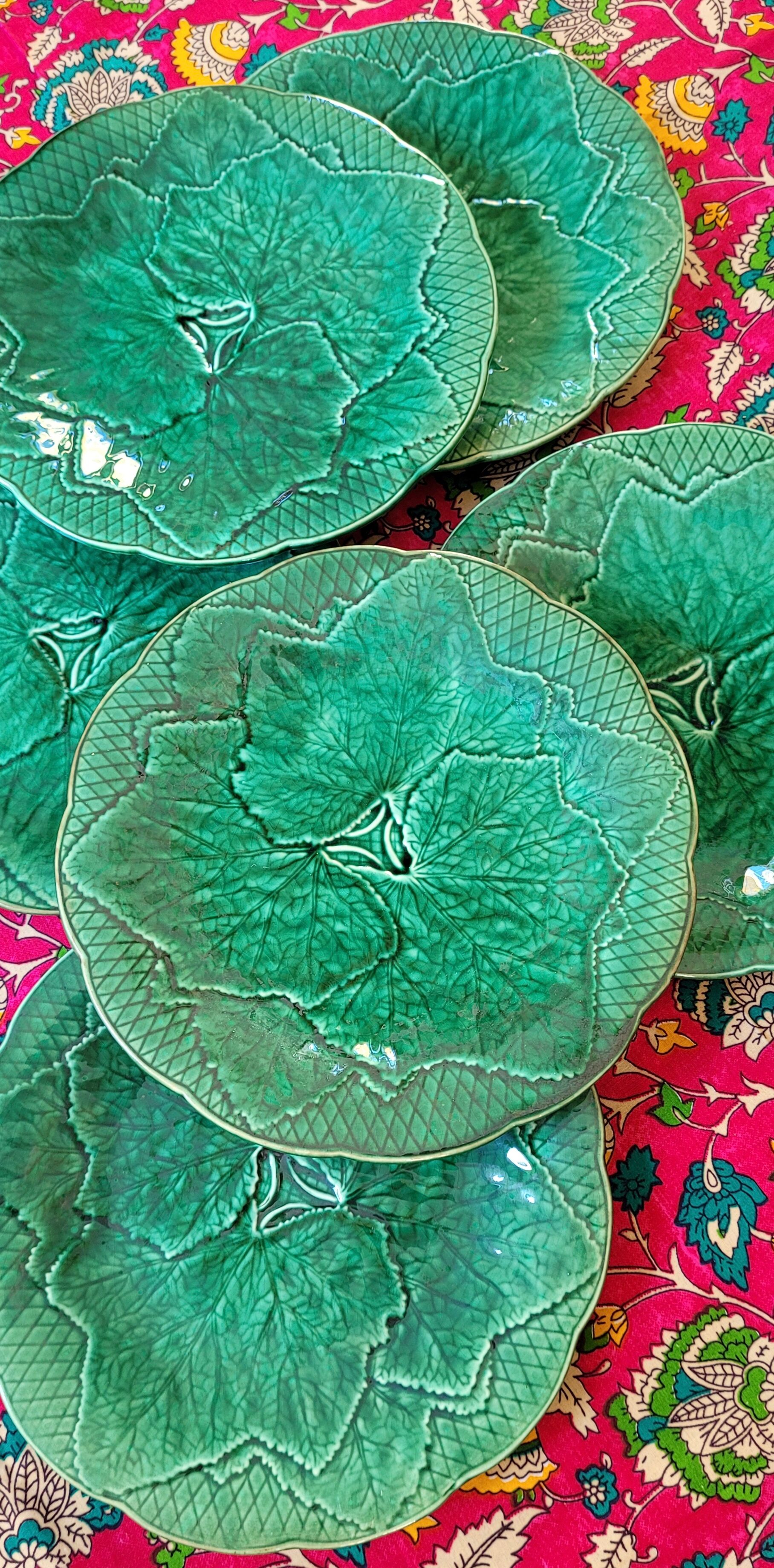 Set of 6 green plates in Barbotine faïence de Gien