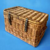 Wicker trunk with leather straps