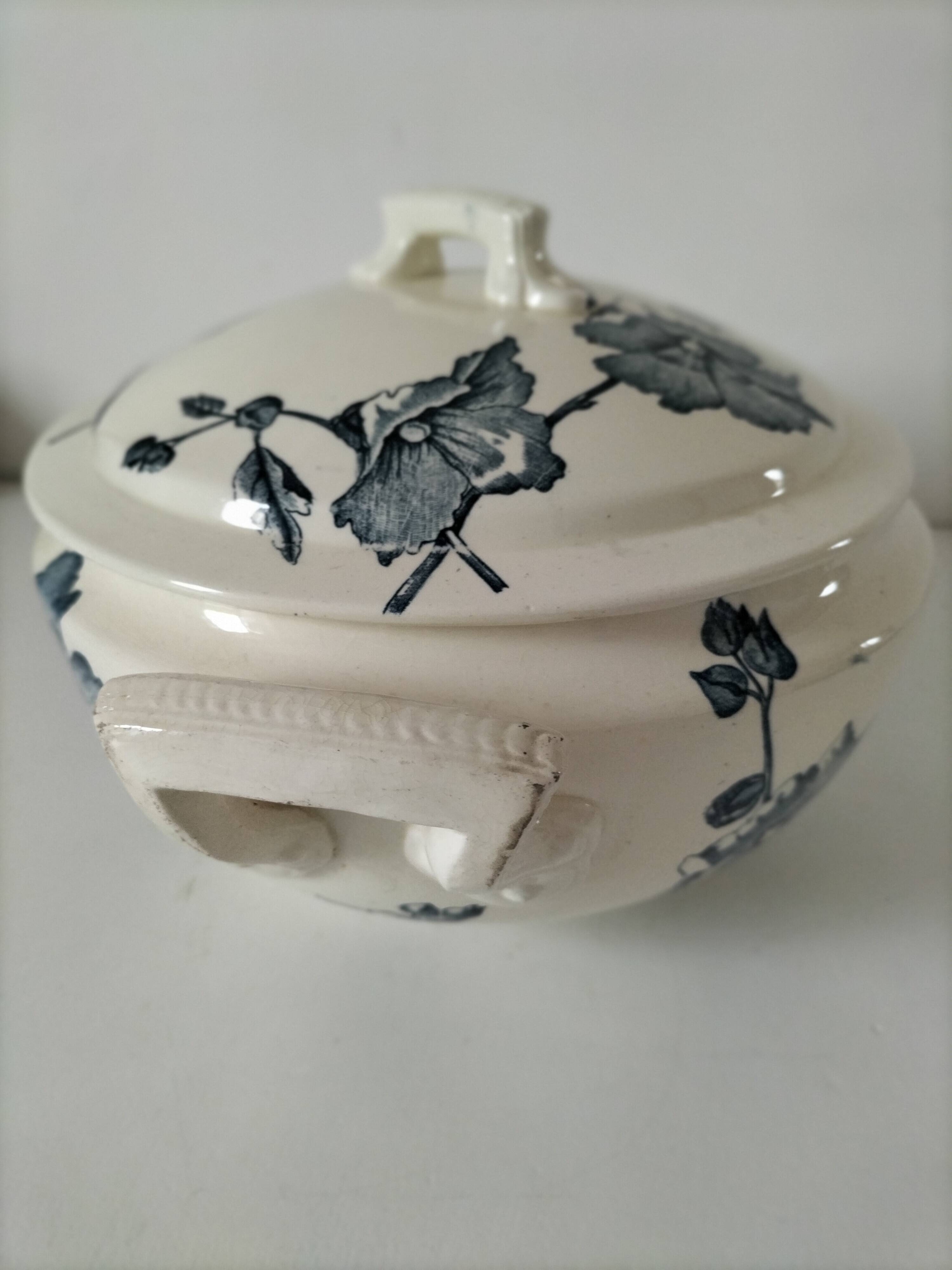 Lion Soup Tureen – Blue-grey Hollyhocks 1890-1920