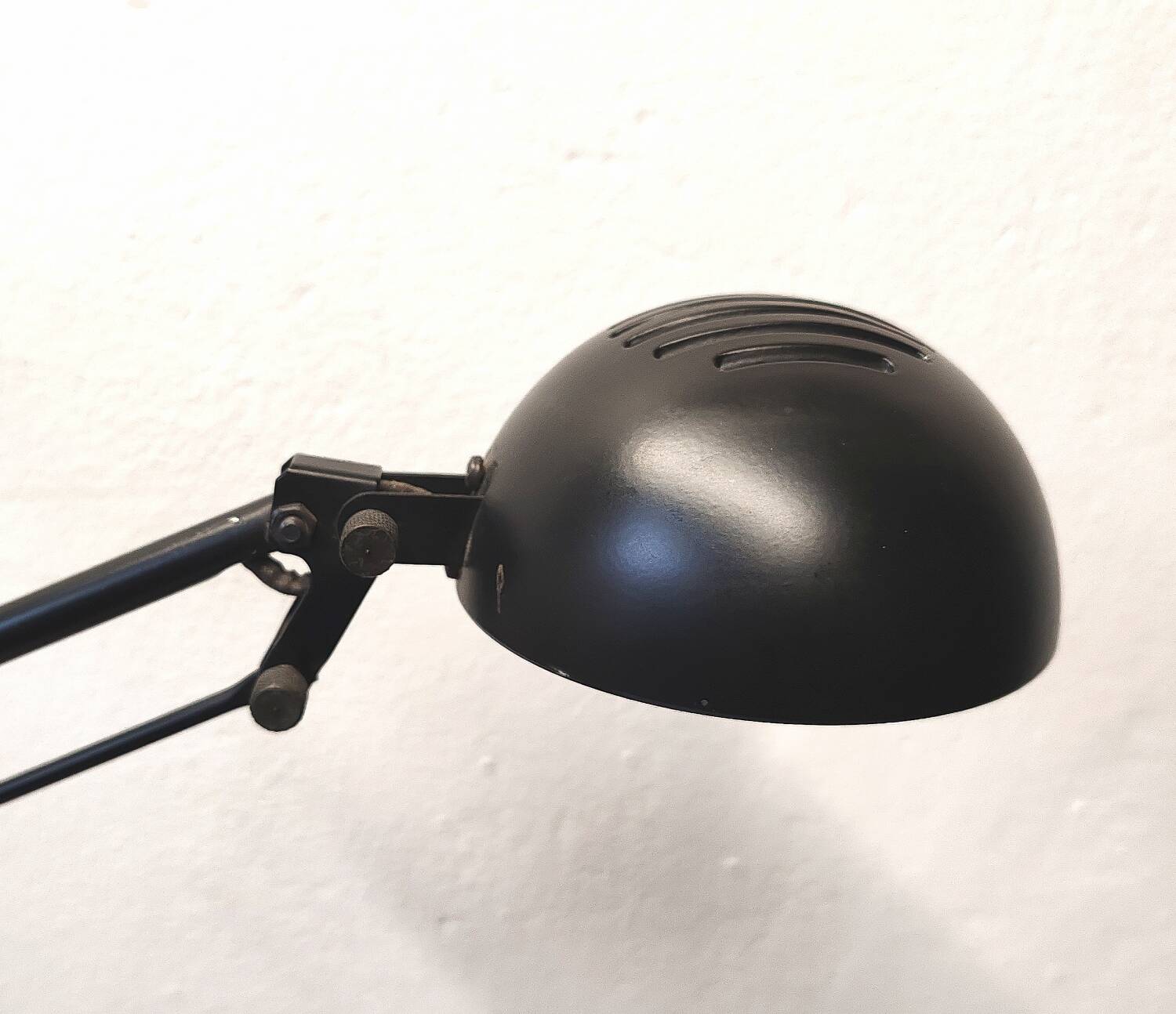 Pair of articulated desk lamps from the 80s