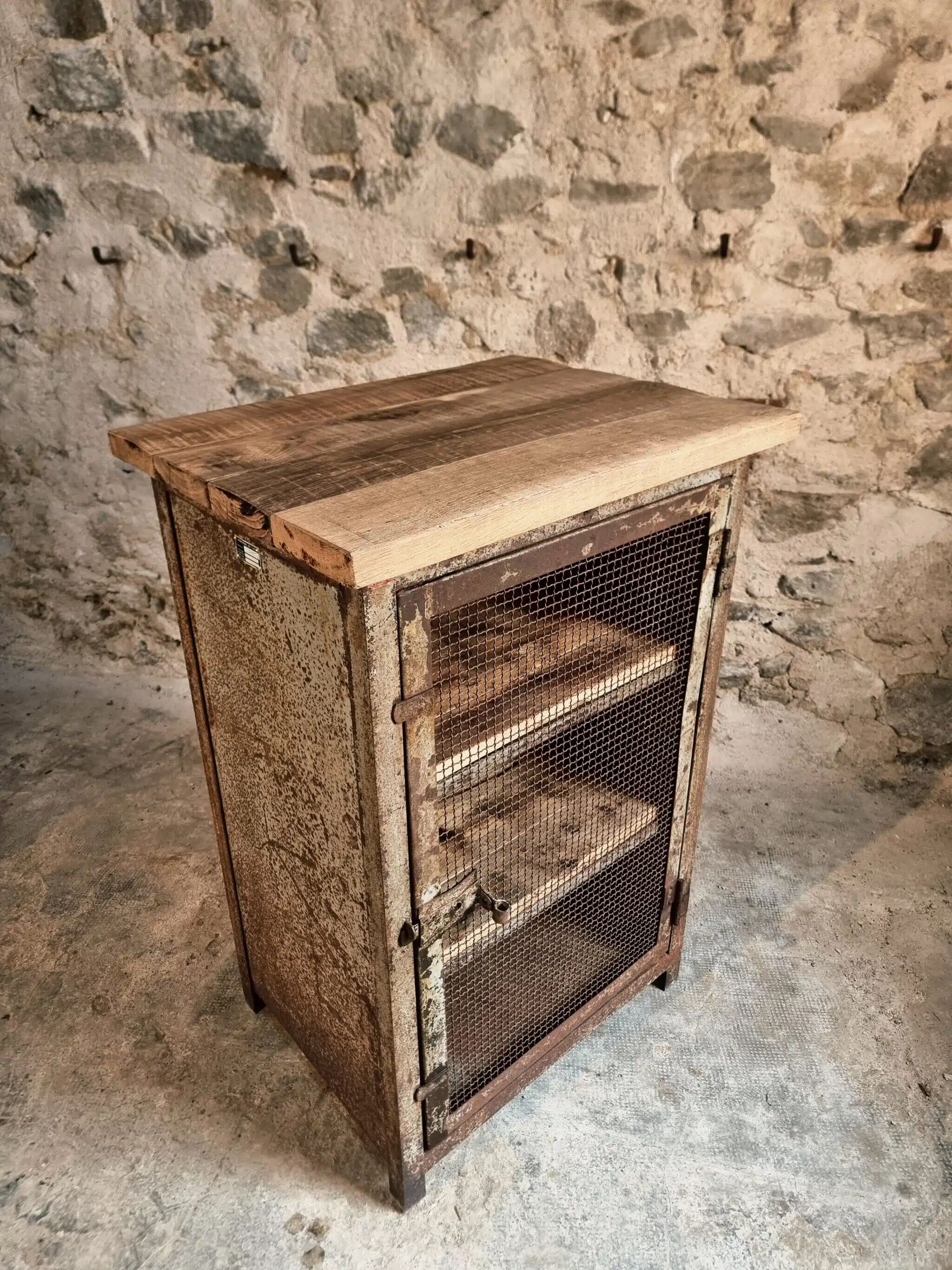 Rare French industrial military cabinet – Air Ministry, 1956 – Metal storage with oak top and wooden shelves