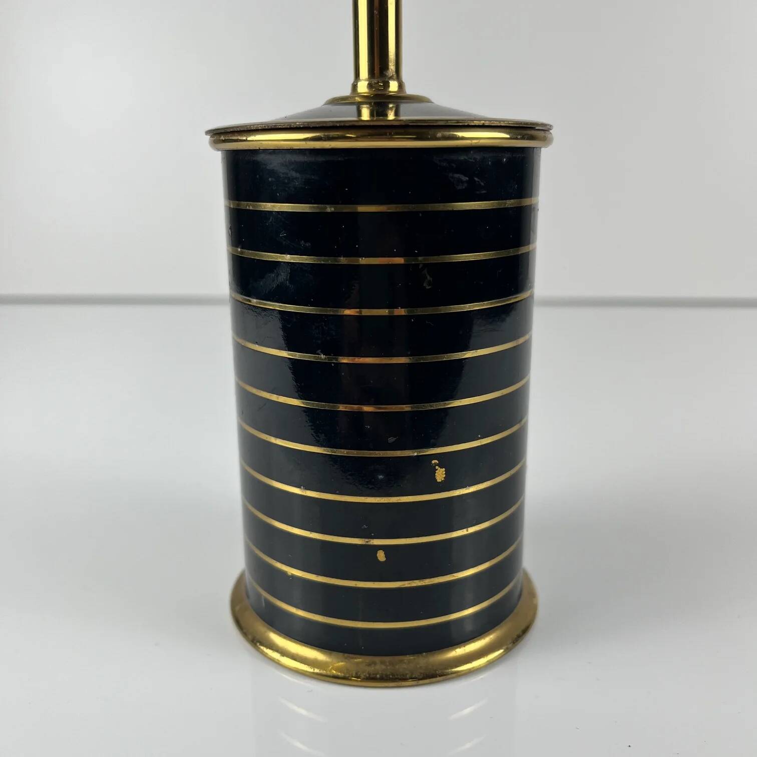 Distributeur, porte-cigarettes en métal noir et doré, 1960-70