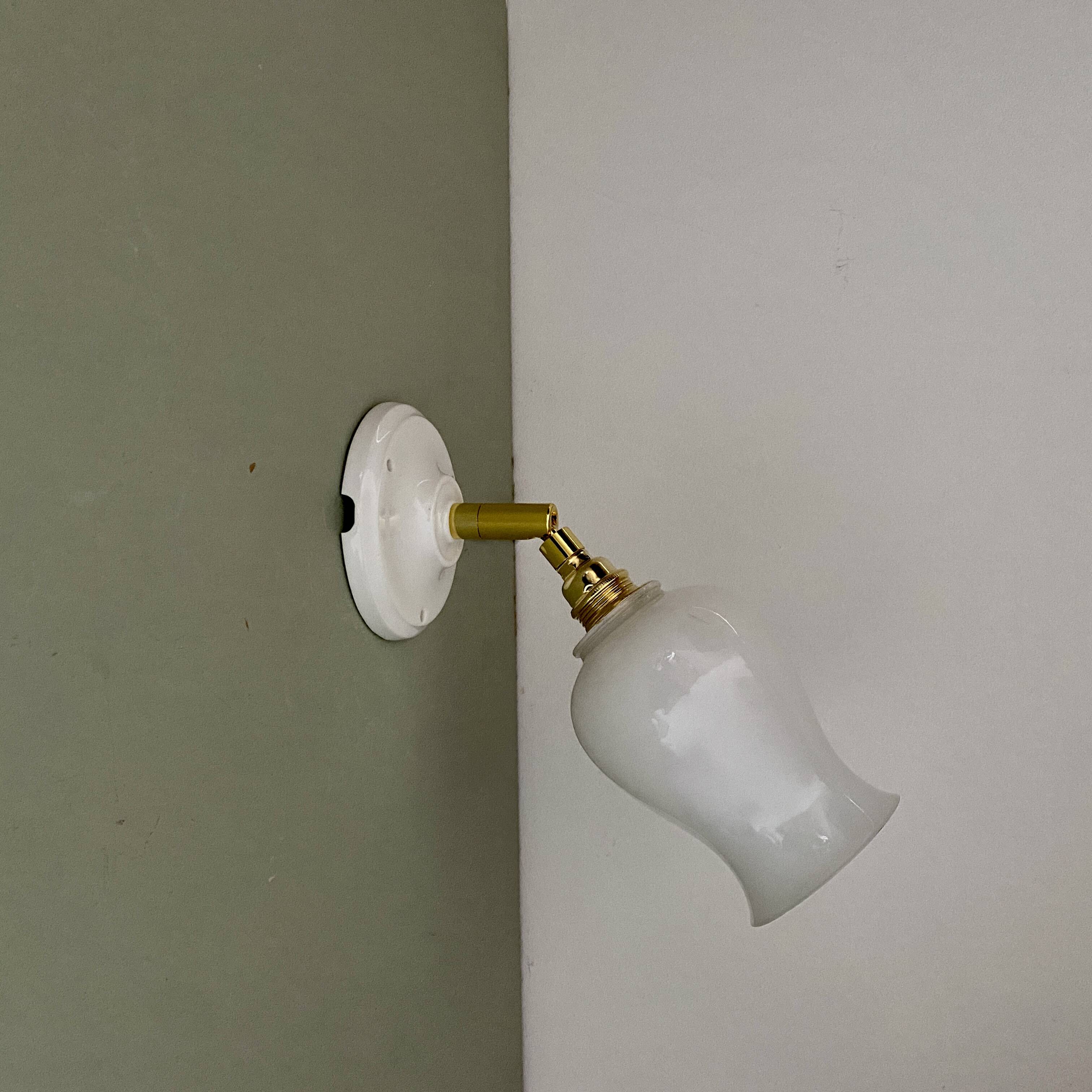 Vintage tulip wall lamp in white opaline