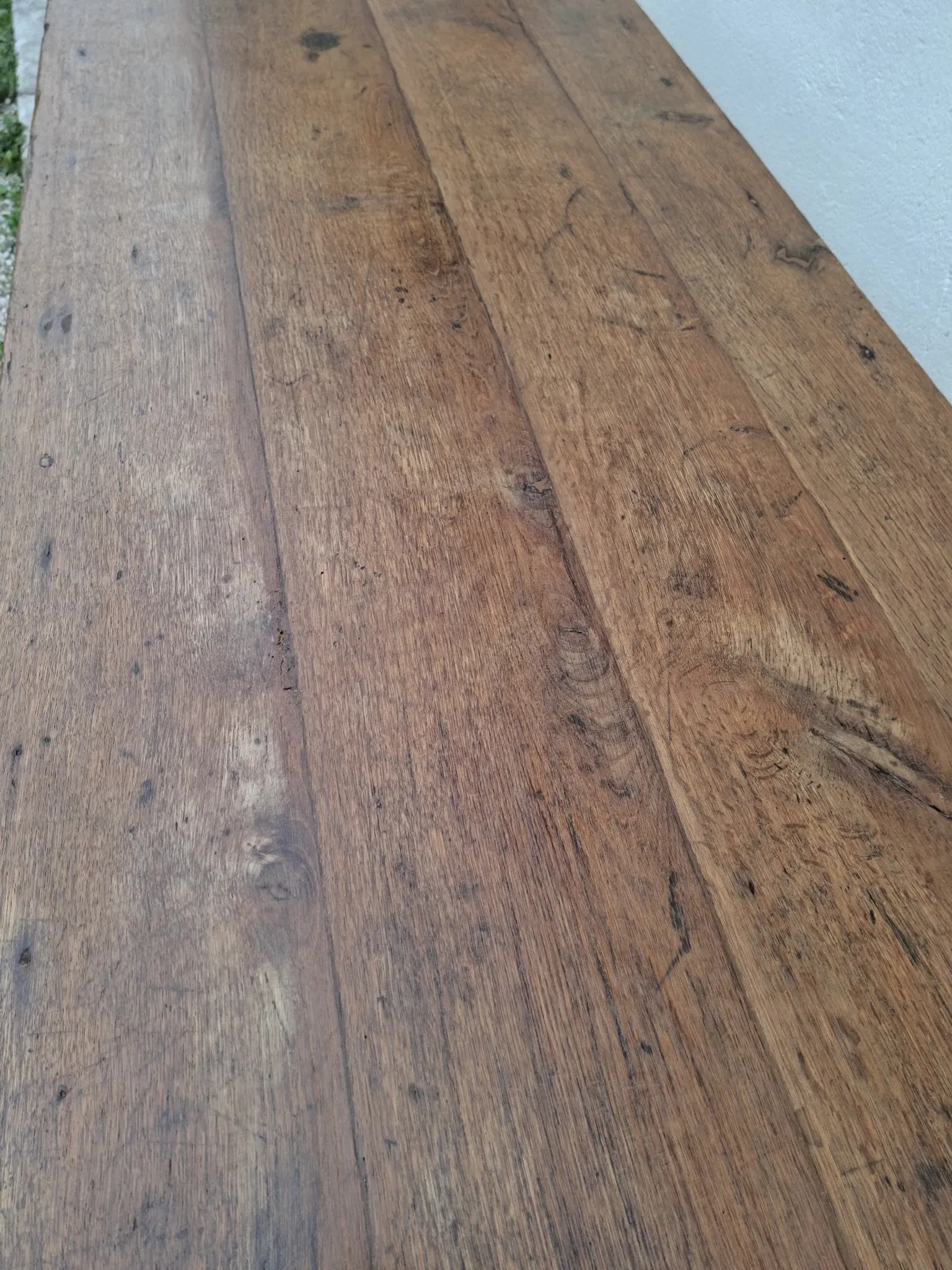 Rustic Burgundy farmhouse table from the 18th century in solid oak.