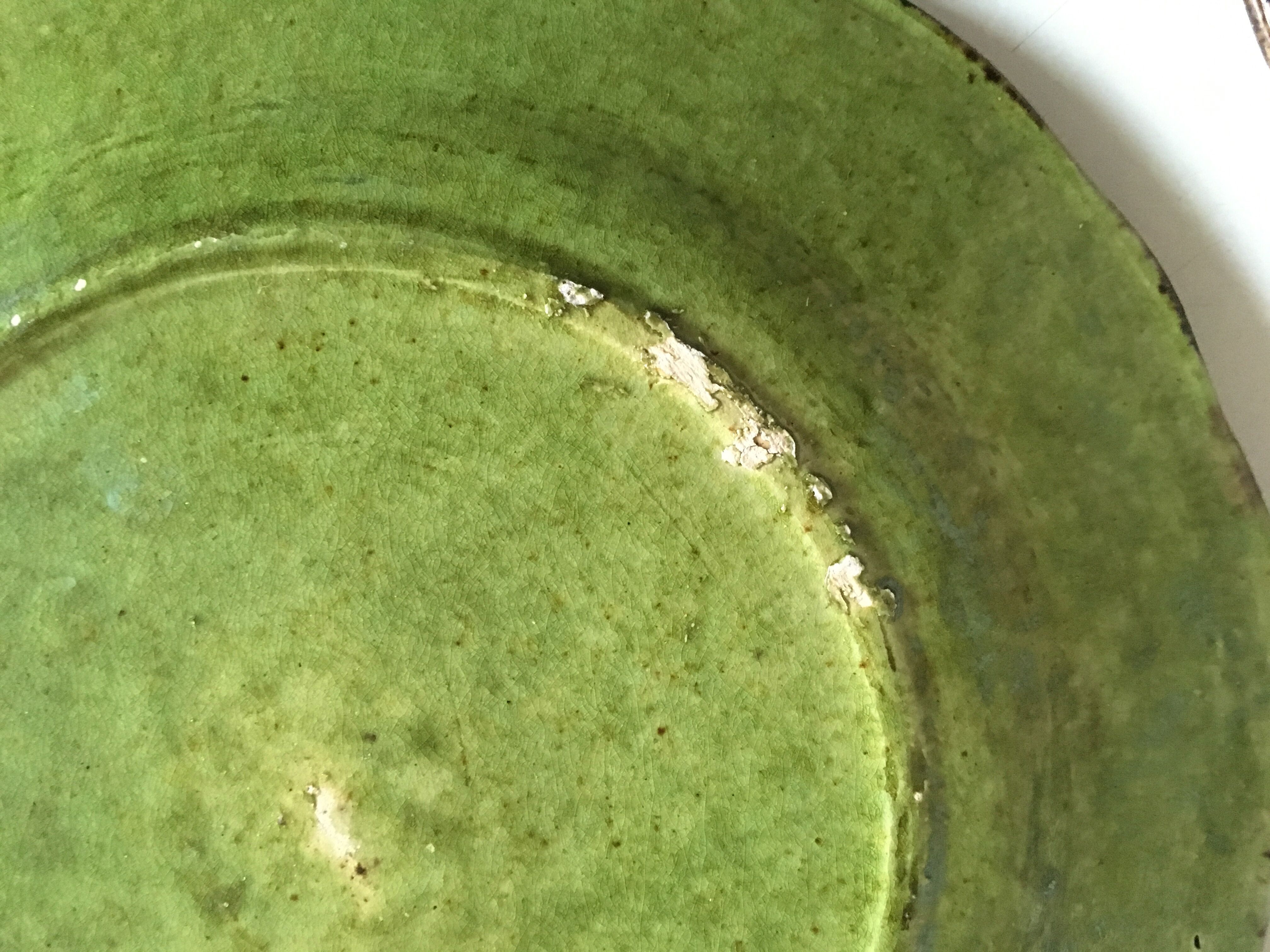 Set  of plates of glazed Earth Biot to gadroons