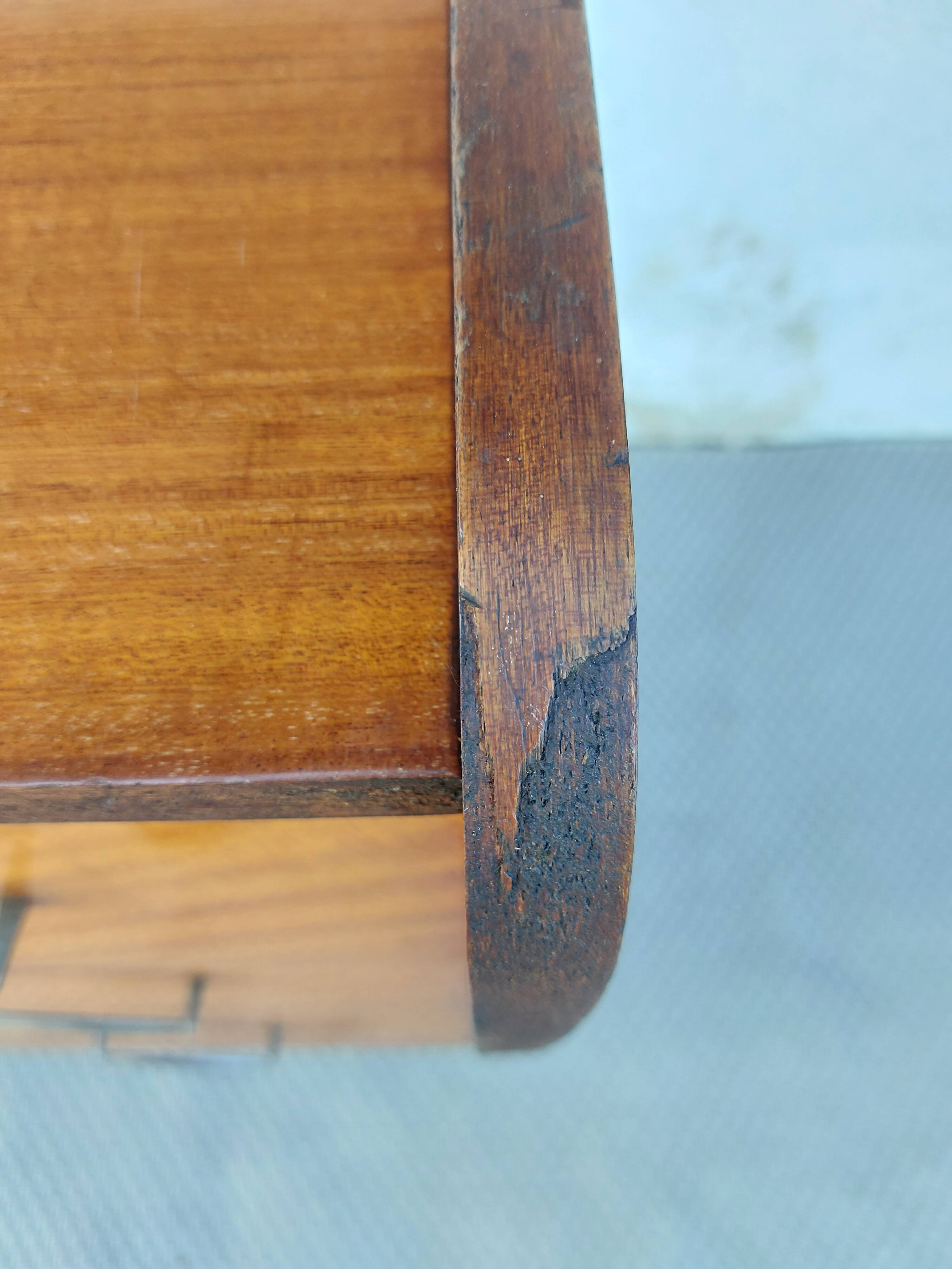 commode aux pieds compas, effet miroir, vintage