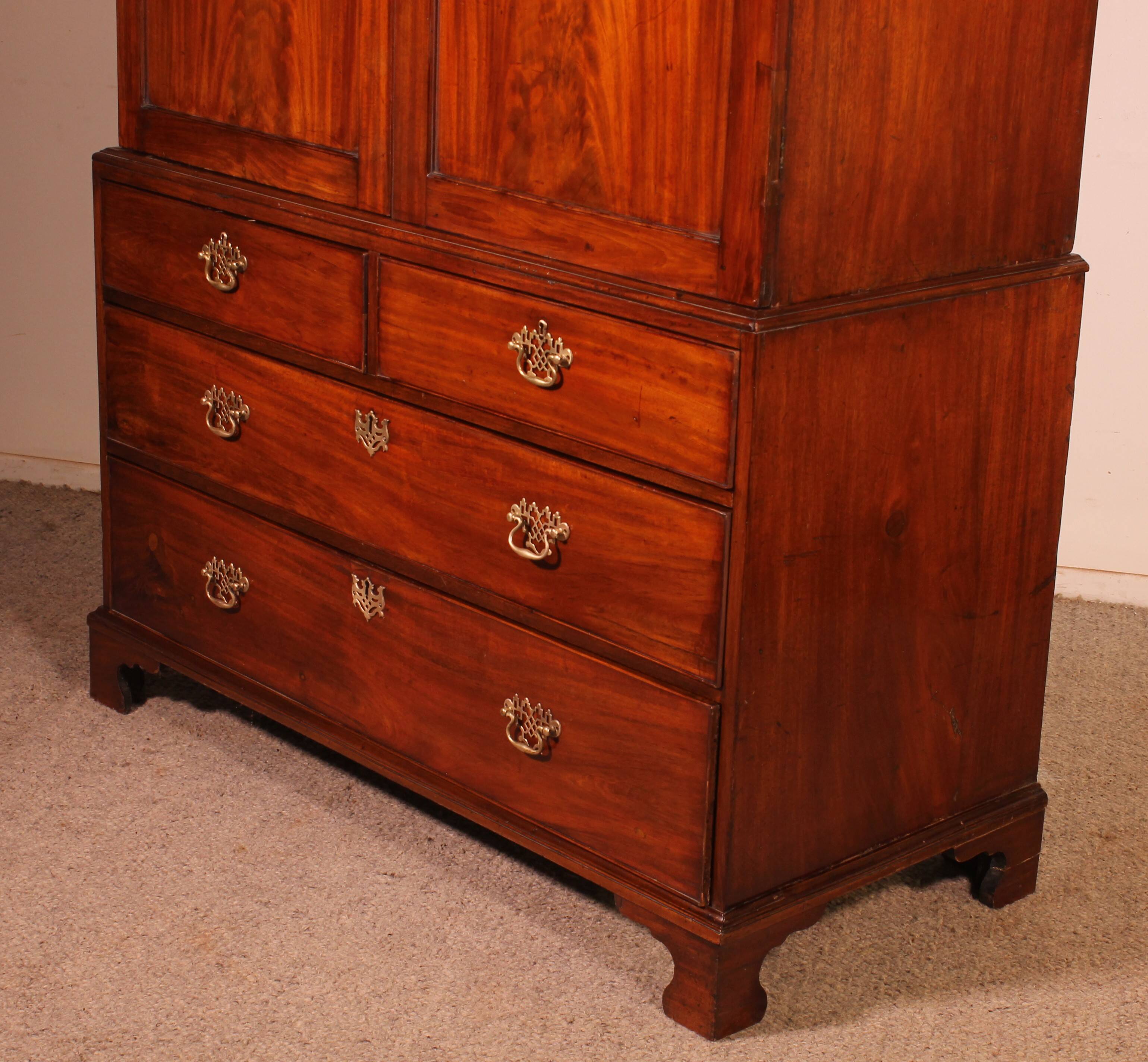 linen press en acajou du 18° siècle