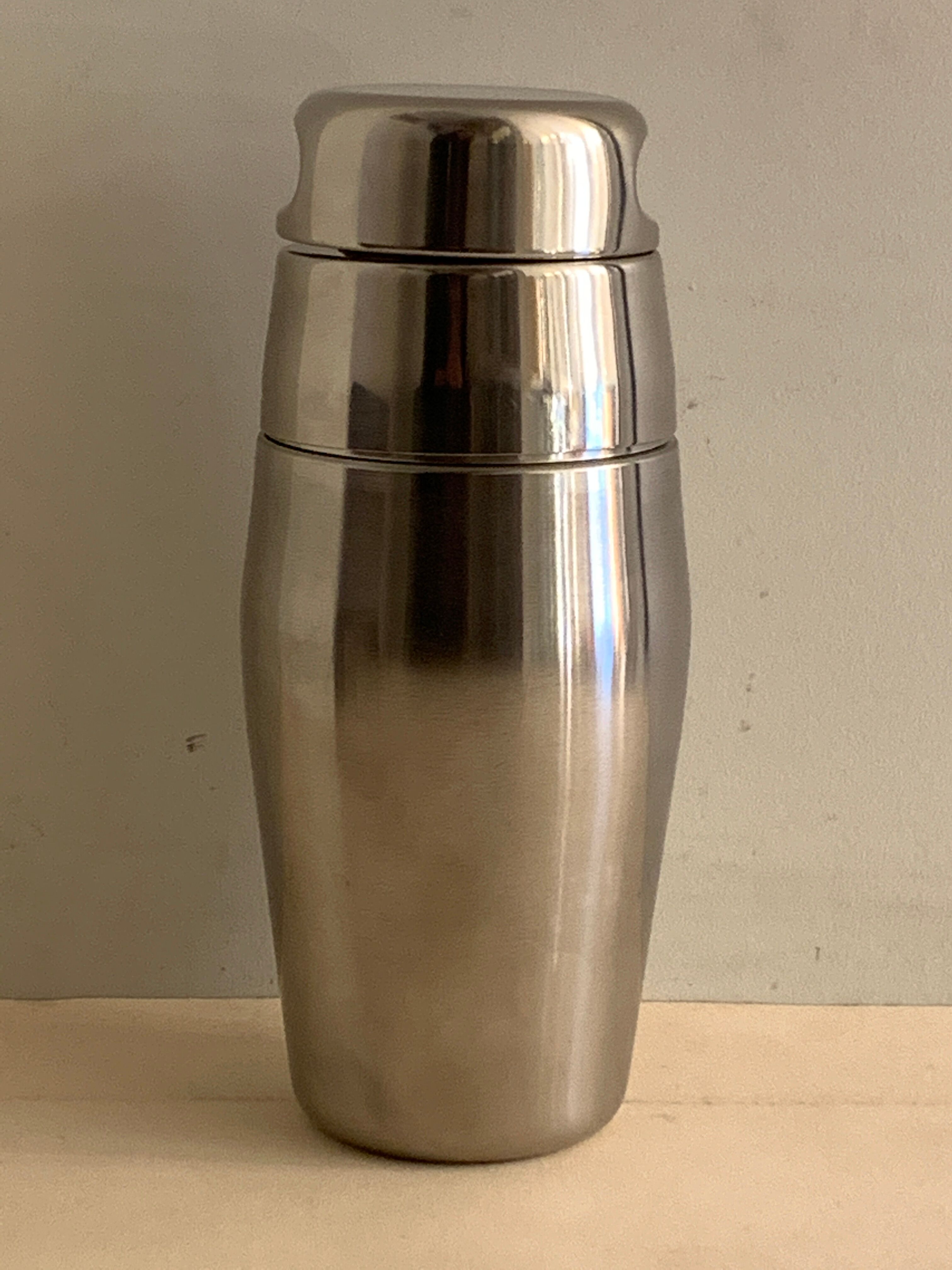Italian stainless steel shaker Alessi, Massoni and Mazzeri design