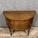 Commode demi-lune en acajou marqueté style Transition Louis XV - Louis XVI