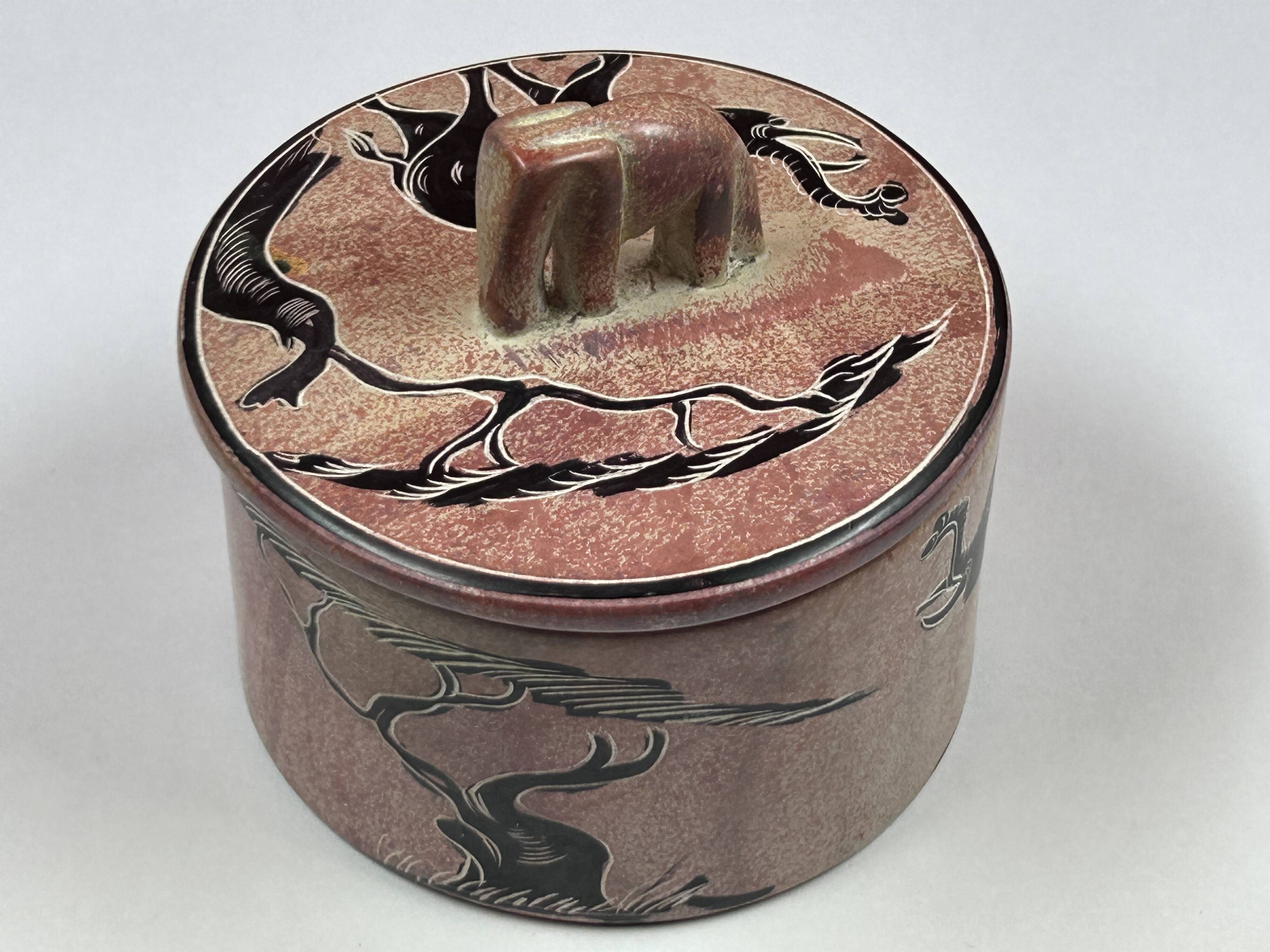 Soapstone box, trinket dish, candy dish with elephant decoration, 9.5 x 9 cm