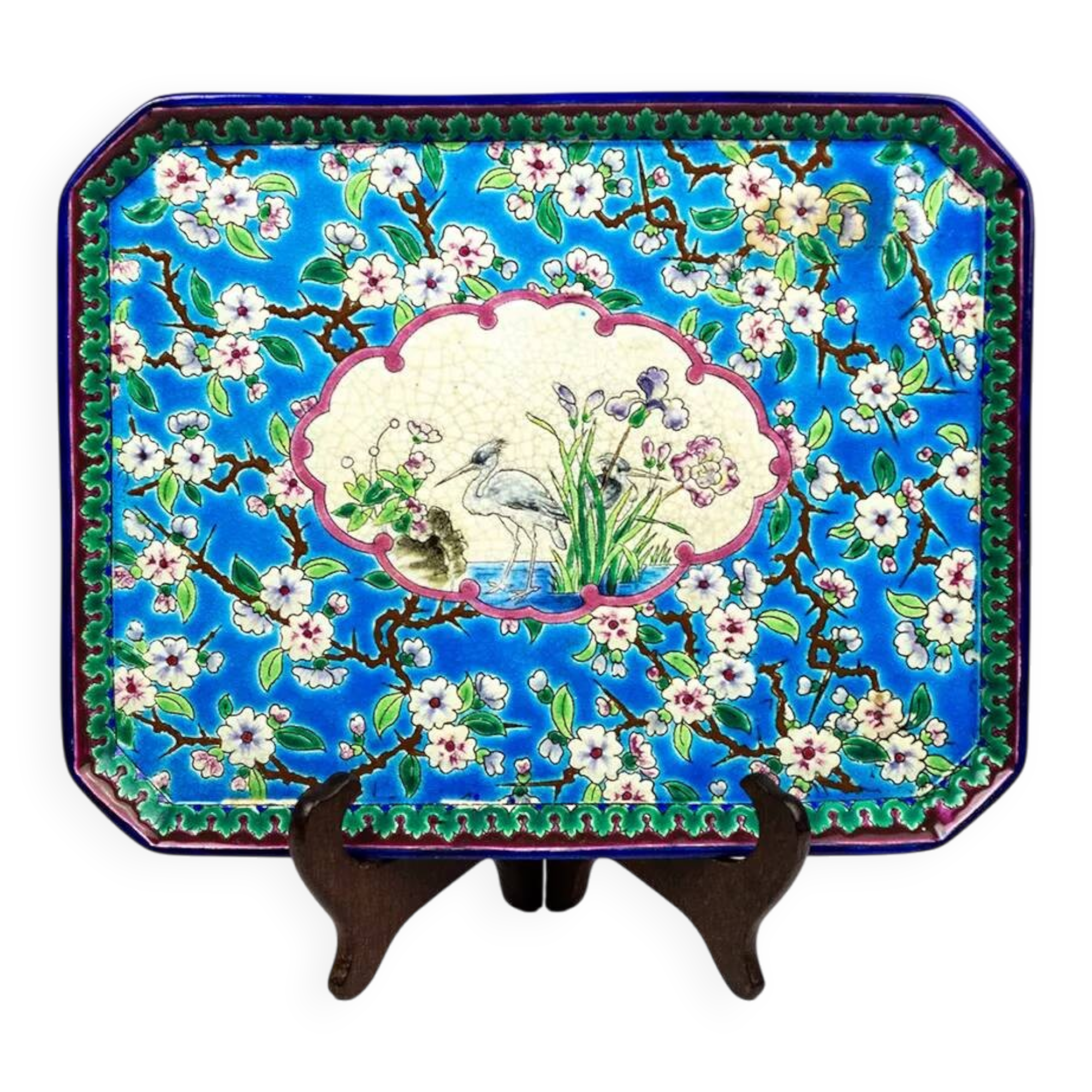 Plateau en faïence émaillée – Fleurs de pommier et grues – Longwy, 1894