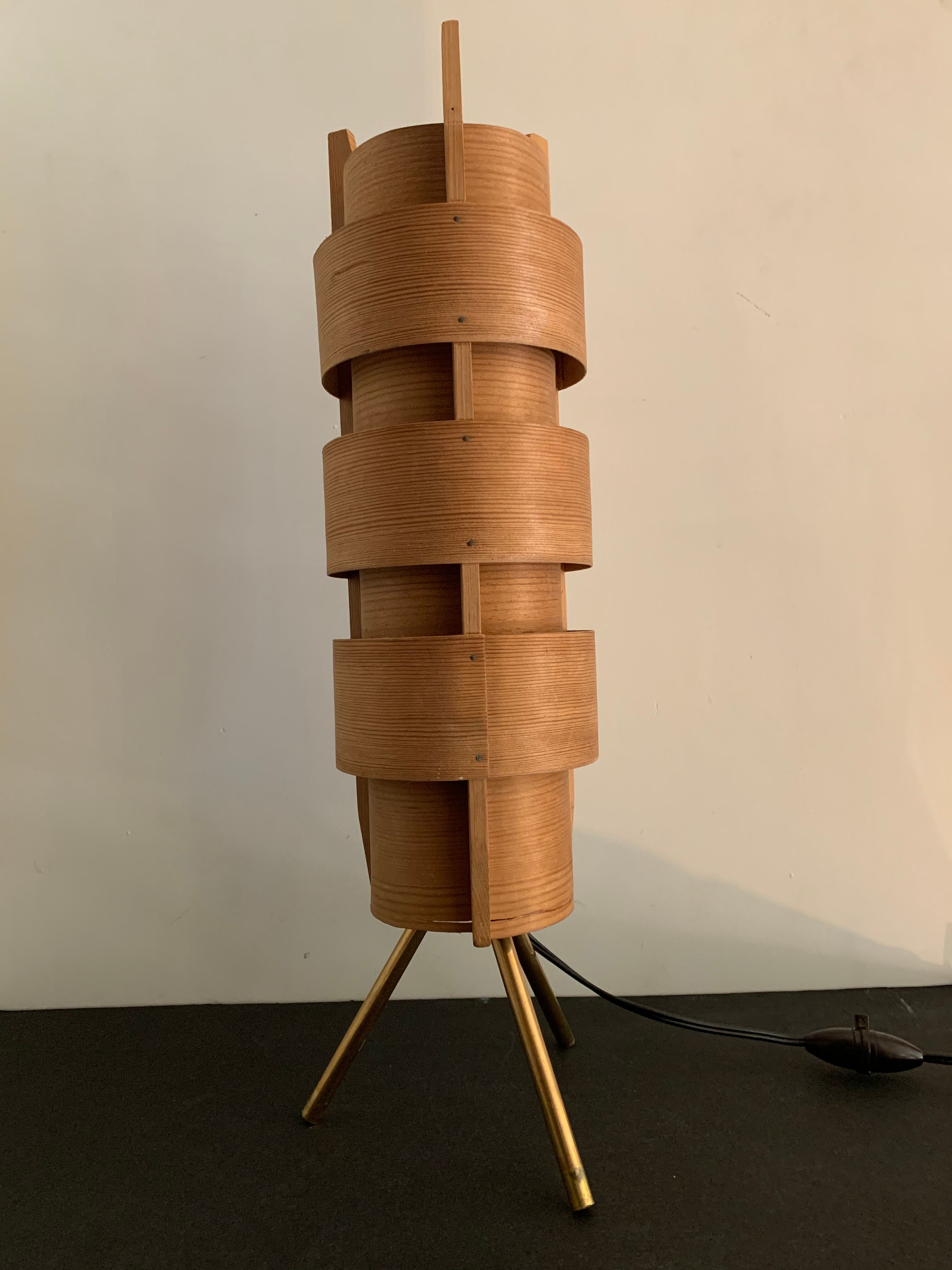 Scandinavian tripod hans-Agne Jakobsson tripod lamp for Ellysett Markaryd 1960